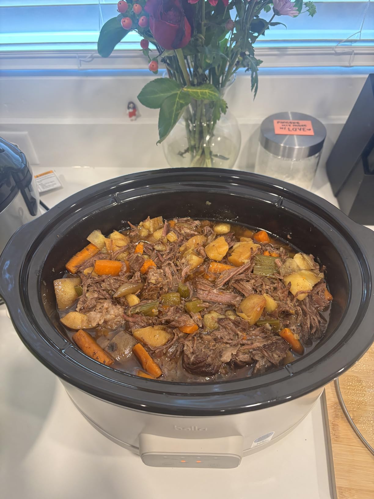 bella SAVOR 6qt Programmable Non-Toxic Slow Cooker, Oatmilk customer photo 1
