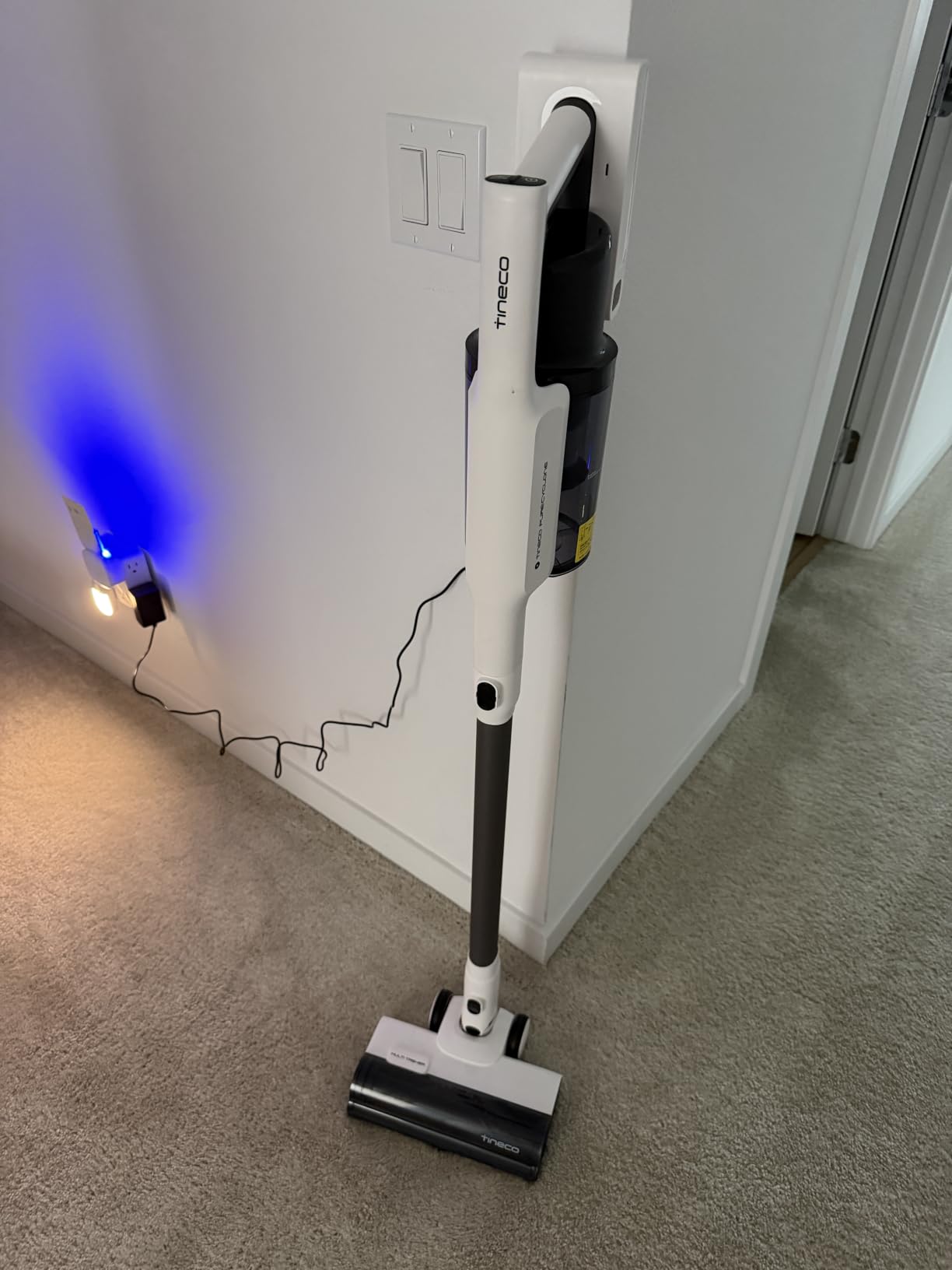 Tineco A20 Cordless Stick Vacuum Cleaner, Powerful Suction, 3 Modes for Multi-Level Messes, 1L Larger Dustbin, Ergonomic Dual-Handle Design, Wall-Mount Dock, LED Headlight customer photo 1