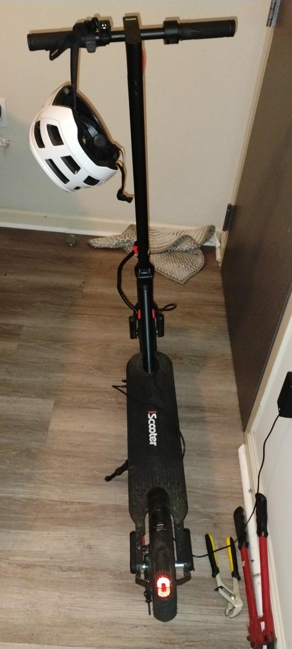 iScooter Electric Scooter for Adults, Foldable E-Scooter for Commuting customer photo 2