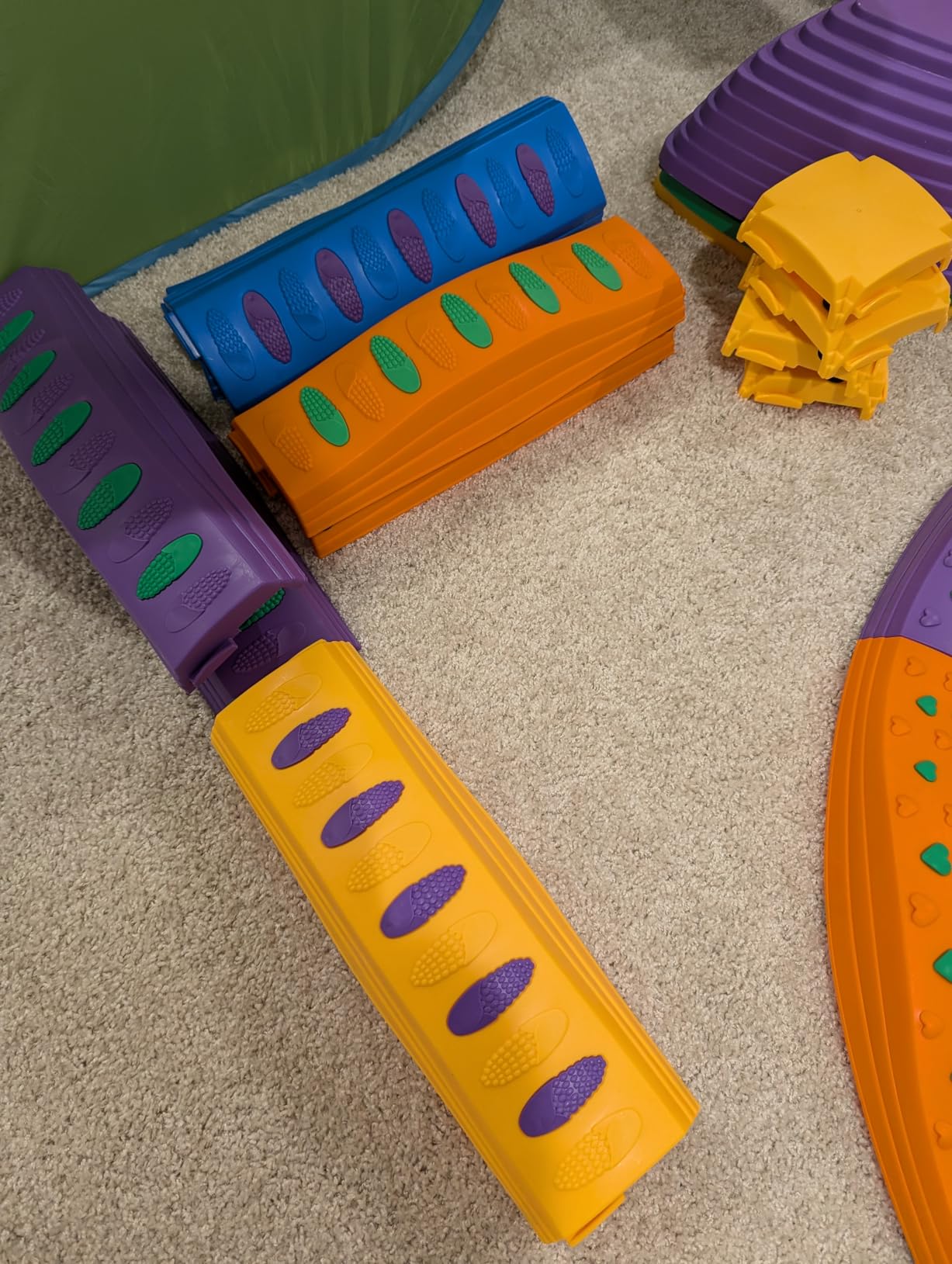 Costzon Wavy Balance Beam for Kids, 20-Piece Toddler Stepping Stones w/Textured Surface & Non-Slip Foot Pads, 180 LBS Weight Capacity, Coordination Blocks Gym Set, Obstacle Course Toys for Girls Boys customer photo 2