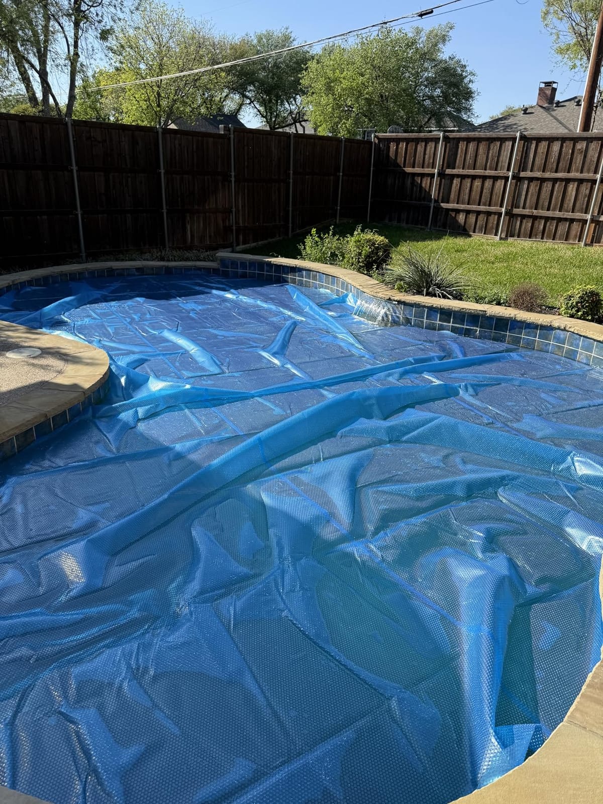 VEVOR Solar Pool Cover 28 x 14 ft, 16 Mil Rectangle Solar Blanket Blue customer photo 2