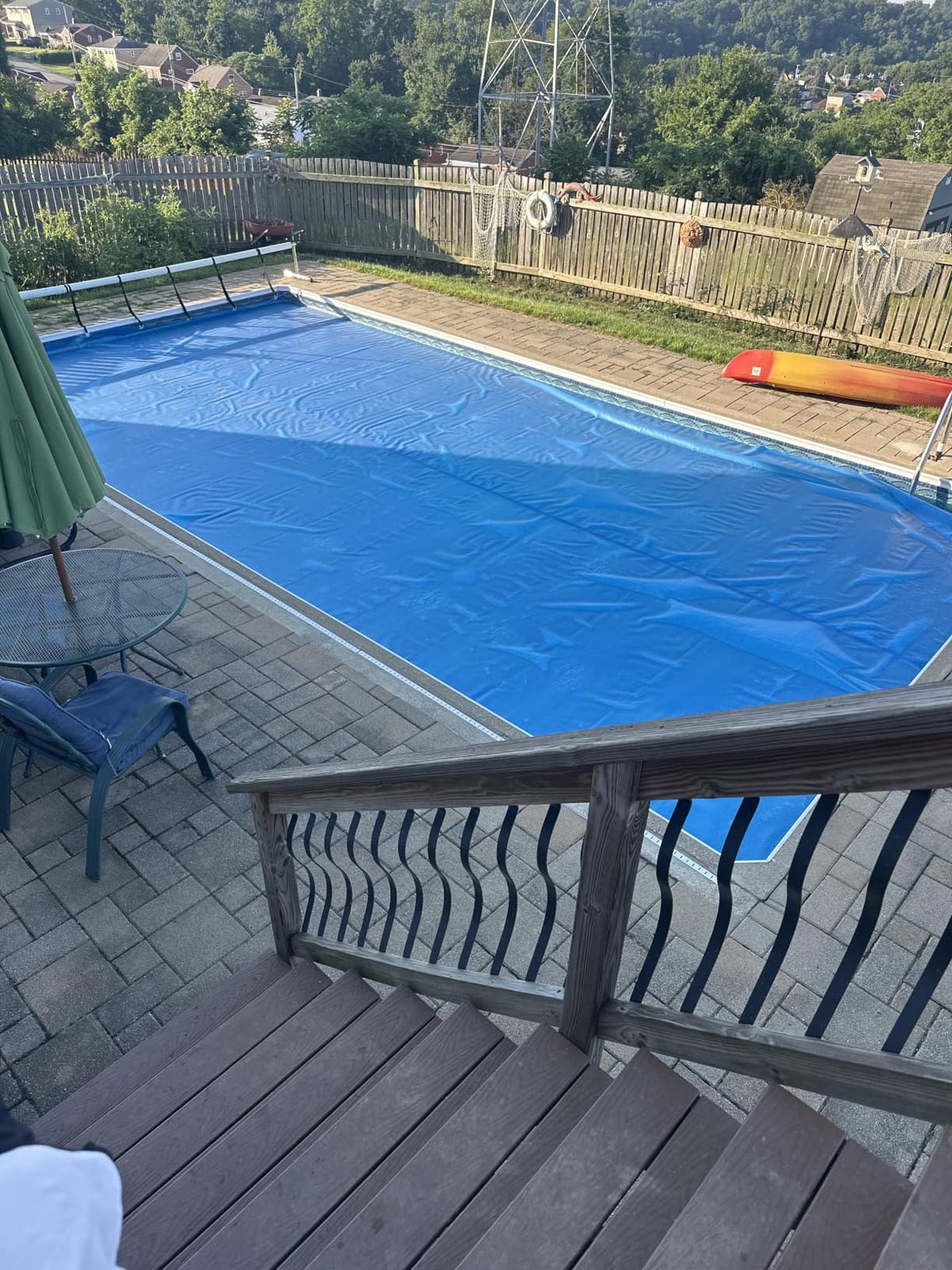 VEVOR Solar Pool Cover 32 x 16 ft, 16 Mil Rectangle Solar Blanket Blue customer photo 1