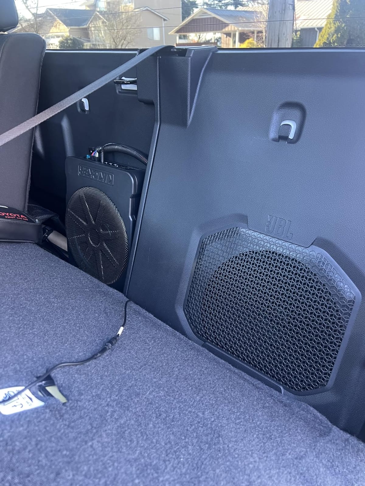 KICKER 51HS10 Hideaway Compact Powered Subwoofer, 10-Inch customer photo 2