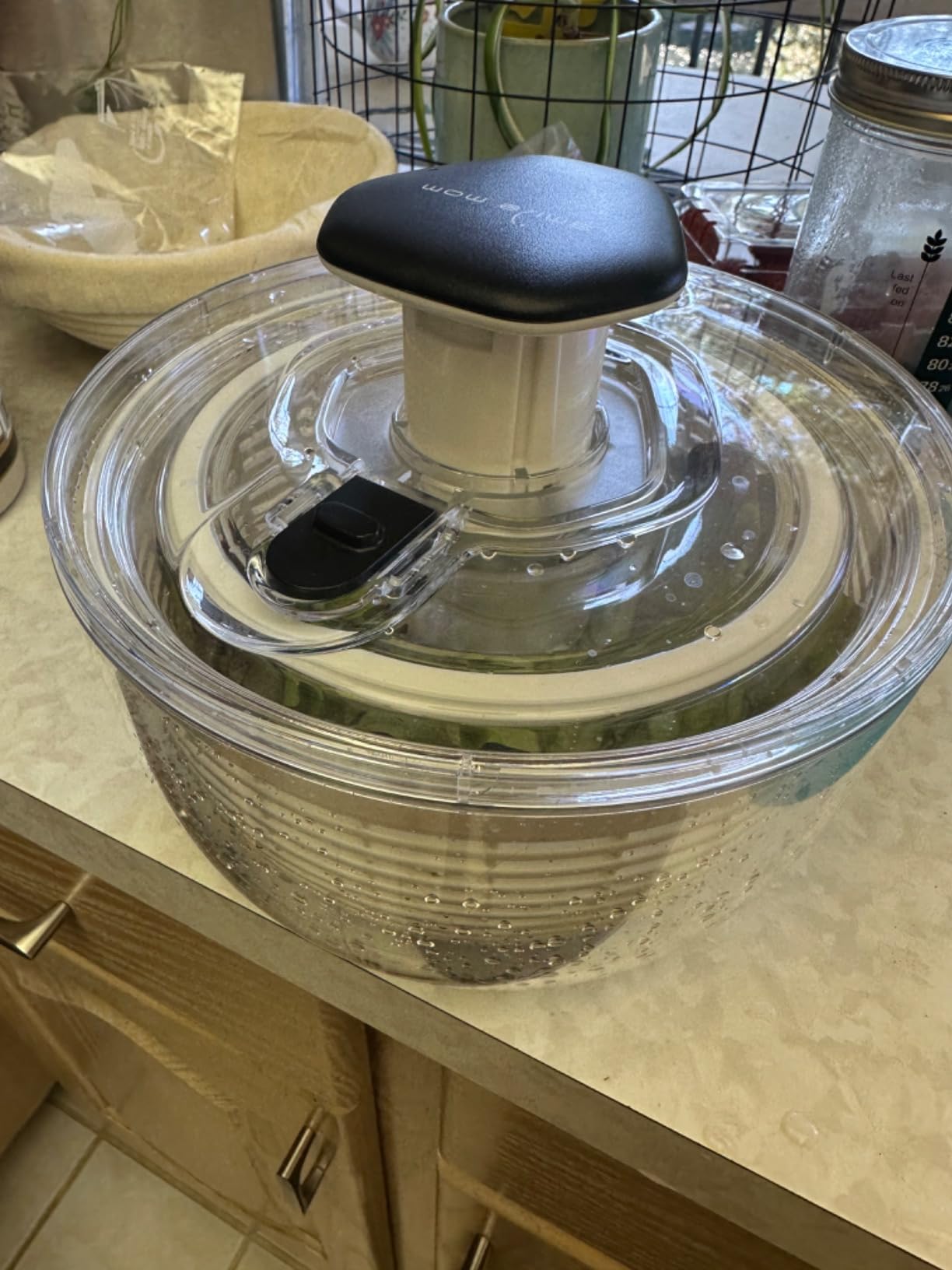 Smile mom Salad Spinner Small Lettuce Spinner Kitchen Gadgets Vegetable Washer, High Efficiency for Home Kitchen Washing & Drying Leafy Vegetables, One-Handed Handle Easy Press 3.8 Qt White customer photo 2