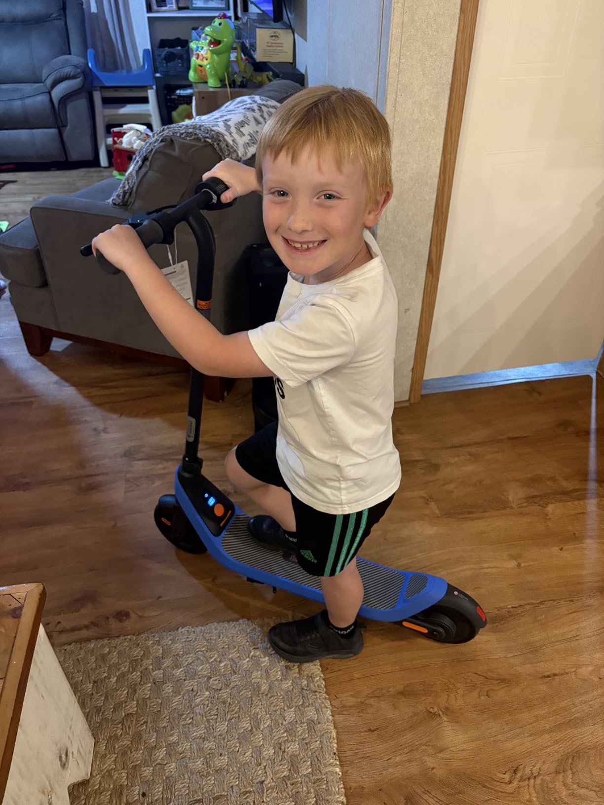 Segway Ninebot C2 Lite Electric Scooter for Kids, Ages 6–10 customer photo 1