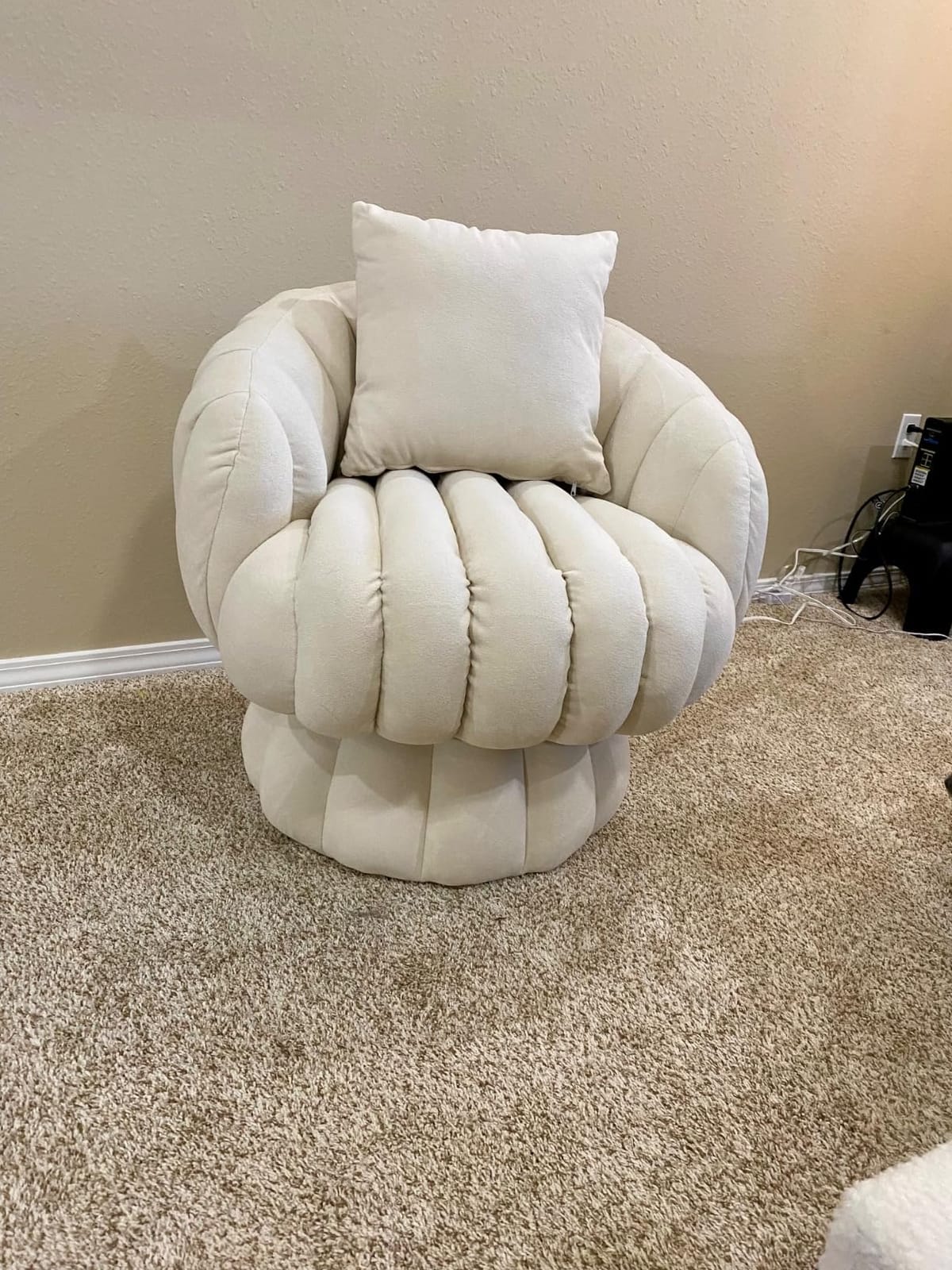Mistpople Mid Century Modern 360 Degree Barrel Swivel Accent Sofa Chair,Fluffy Velvet Fabric Lounge Wide Upholstered Pumpkin Reading Chair, Round Cloud Armchair for Living Room,Bedroom,Vanity(Beige) customer photo 1