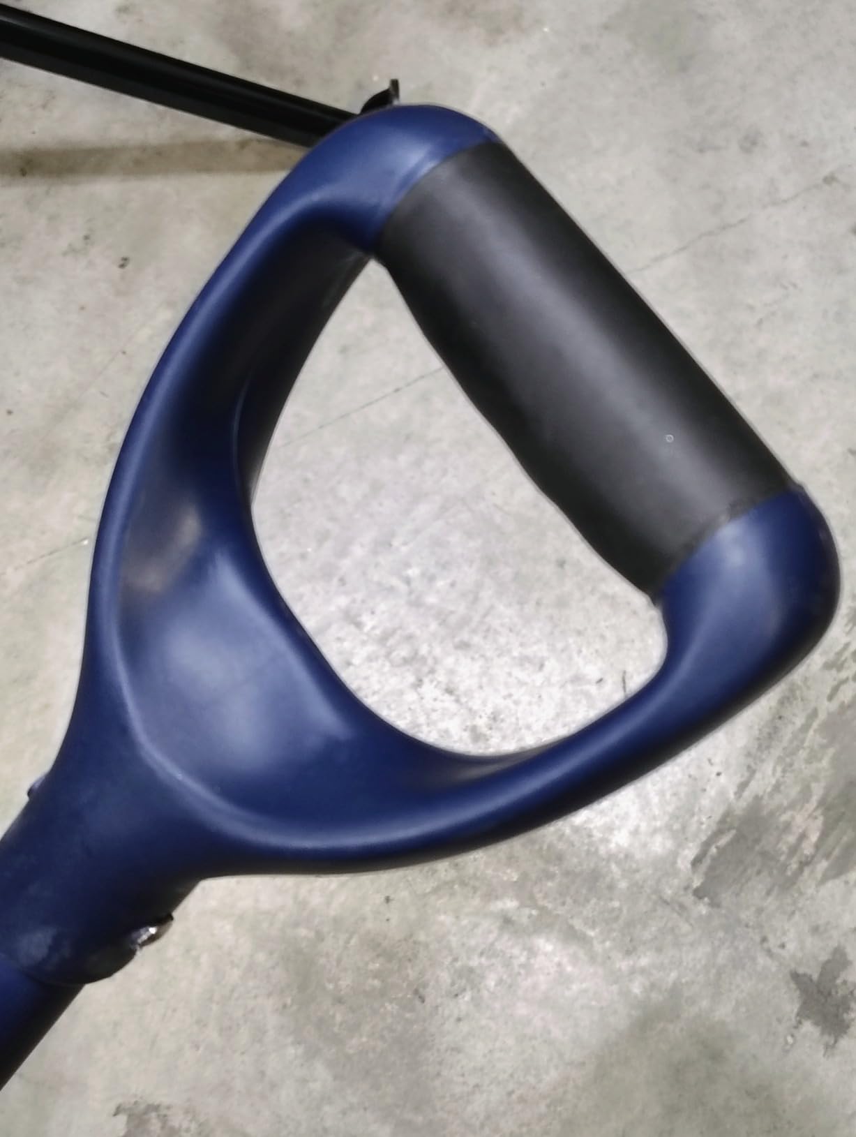Nohovu Aluminum Snow Shovel - Large Capacity Driveway Snow Removal Tool, Fiberglass D-Handle, 45 Inch Blade customer photo 2