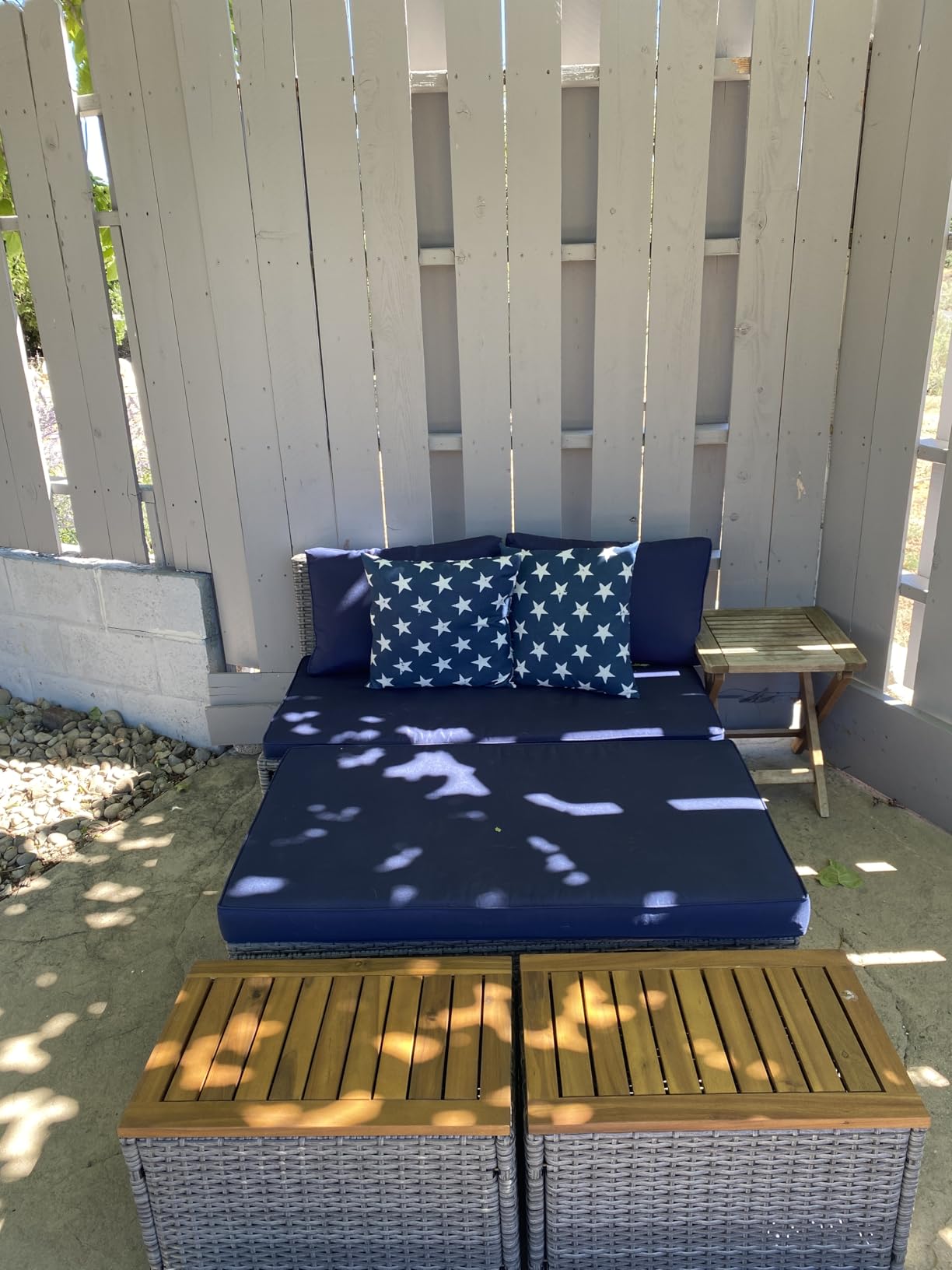 Devoko Patio Day Bed Outdoor Daybed Set, Rattan Lounge Bed with 2 Side Tables for Backyard Porch Poolside Lawn Beach (Navy Blue) customer photo 2
