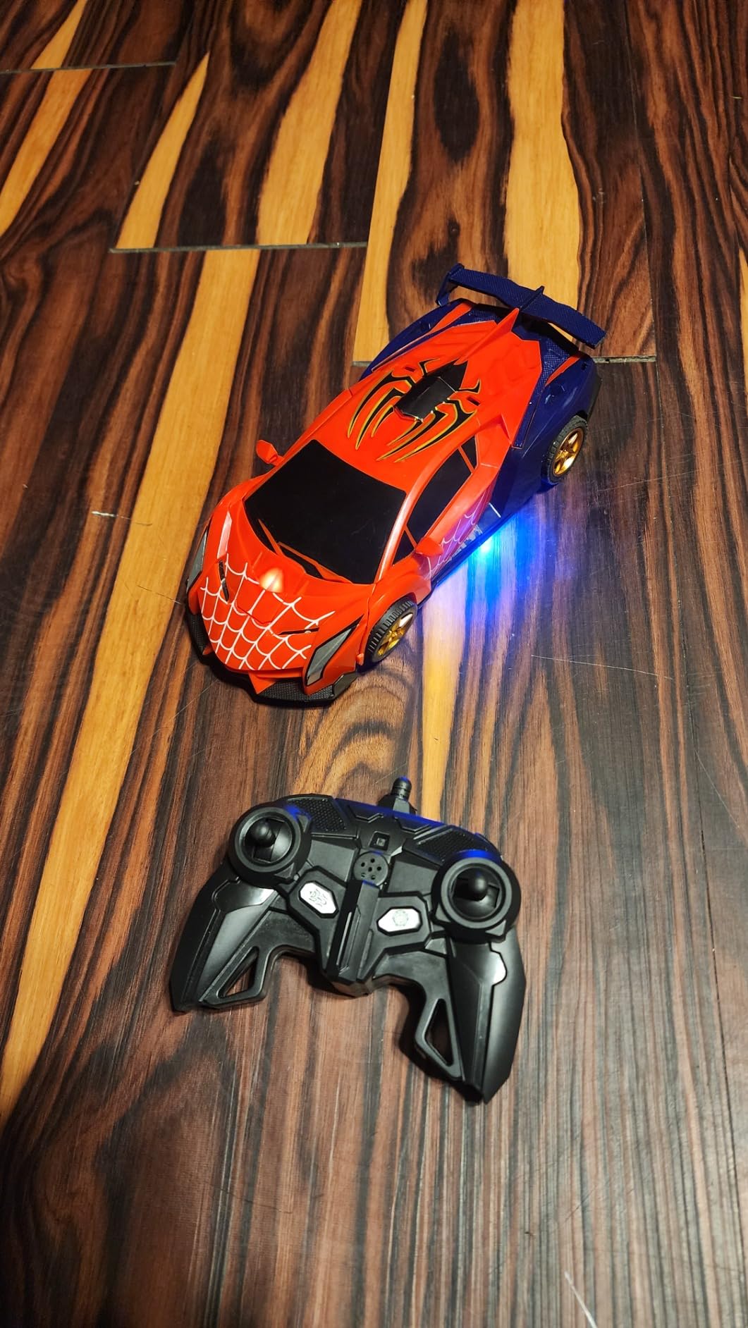 Spider Transform RC Cars Toys with Eye & Underbody Lights, 2.4GHz Remote Control Car One-Button Deformation, Fast 360°Rotation Robot Toys Birthday Gifts for 3 4 5 6 7 8 9 10 Year Old Boys Age 4-7 8-12 customer photo 1