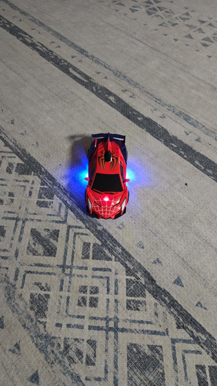 Spider Transform RC Cars Toys with Eye & Underbody Lights, 2.4GHz Remote Control Car One-Button Deformation, Fast 360°Rotation Robot Toys Birthday Gifts for 3 4 5 6 7 8 9 10 Year Old Boys Age 4-7 8-12 customer photo 2
