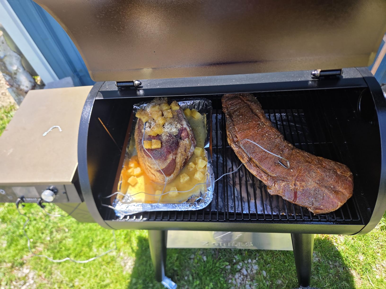 Z GRILLS 600D2 Wood Pellet Grill & Smoker, 572 Sq In, 8-in-1 BBQ Cooking customer photo 2