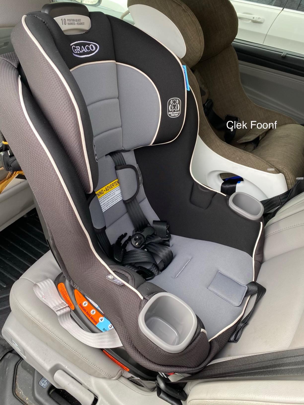 Graco Extend2Fit 2-in-1 Convertible Car Seat, Gotham customer photo 2