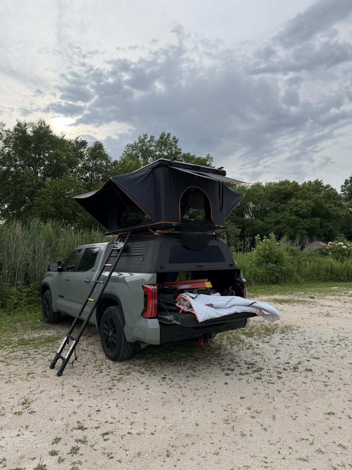 Rooftop Tent Hard Shell with Winter Insulation for 4-Season Camping customer photo 2