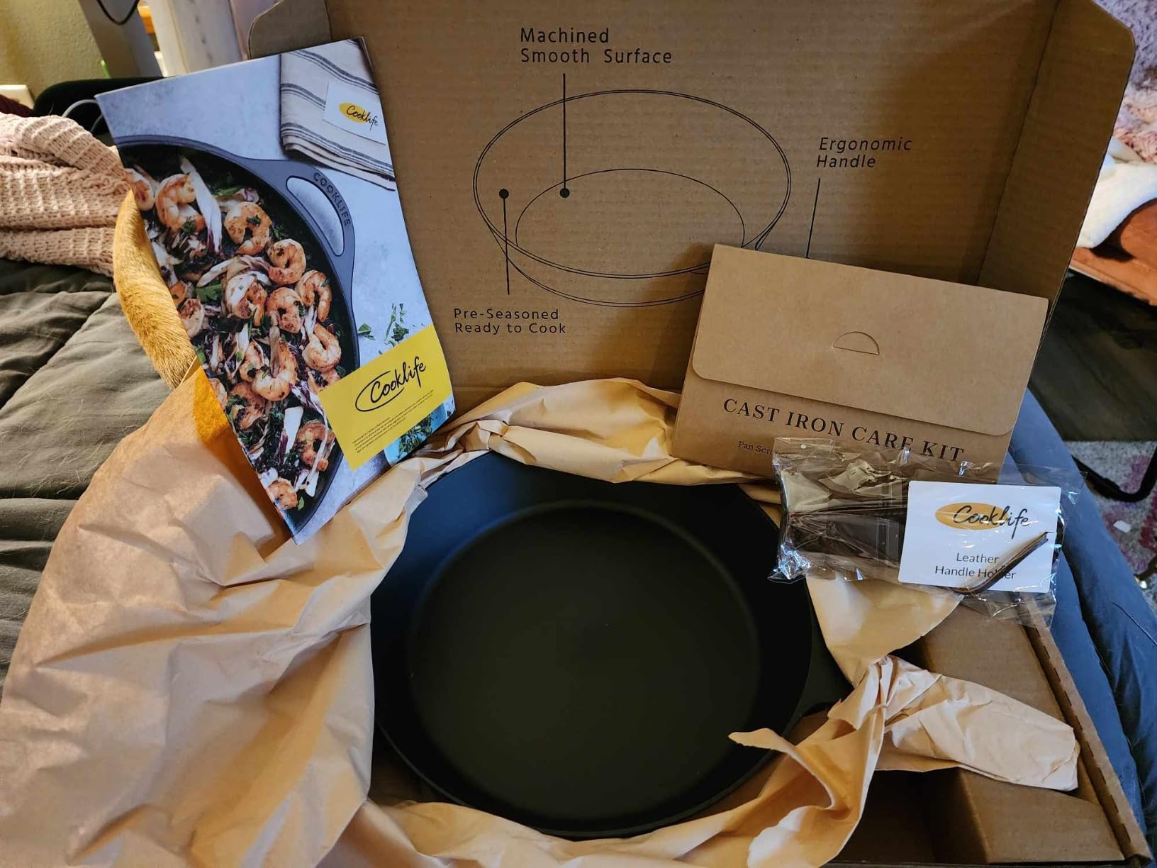 COOKLIFE 10 Inch Lightweight Pre-Seasoned Cast Iron Skillet, Smooth Fry Pan customer photo 2