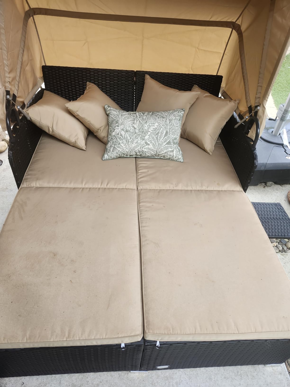 Tangkula Patio Rattan Daybed with Retractable Canopy, Outdoor Wicker Sunbed Lounger with 2 Foldable Side Tables, Thick Seat & Back Cushions, Outside Double Daybed for Garden, Backyard, Porch customer photo 1