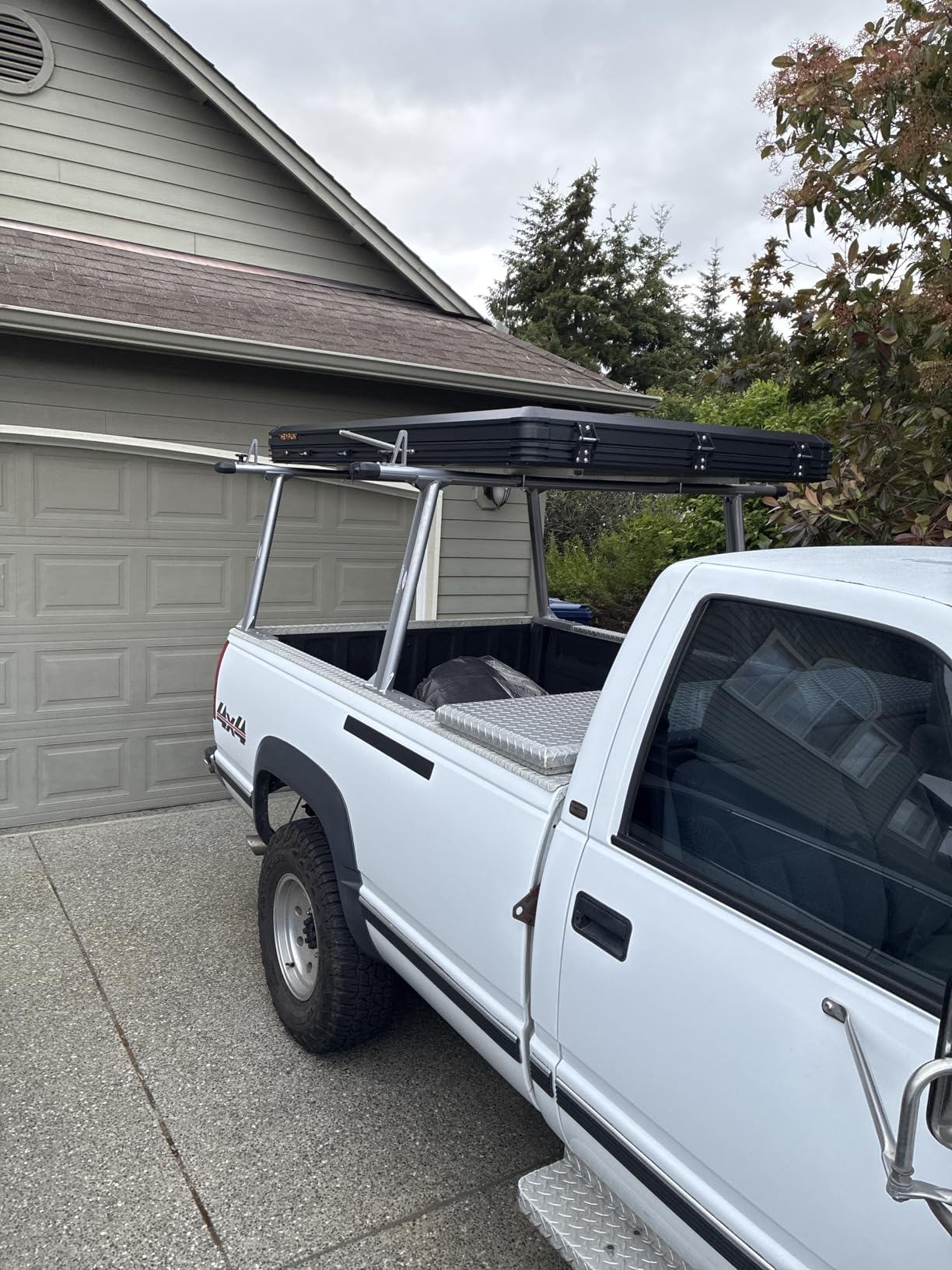 Adventurer Pro Rooftop Tent Hard Shell, 2-3 Person Aluminum Roof Top Tent customer photo 2