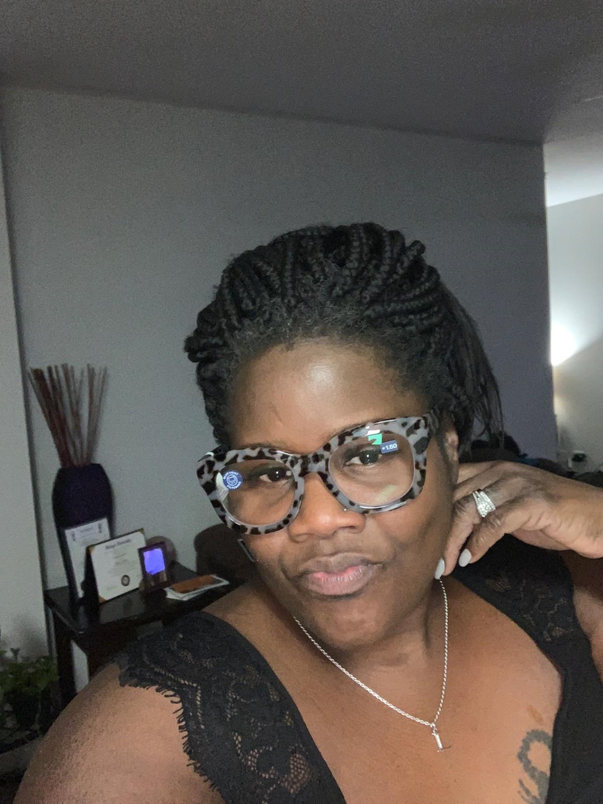 Peepers Blue Light Reading Glasses - Center Stage Focus customer photo 1