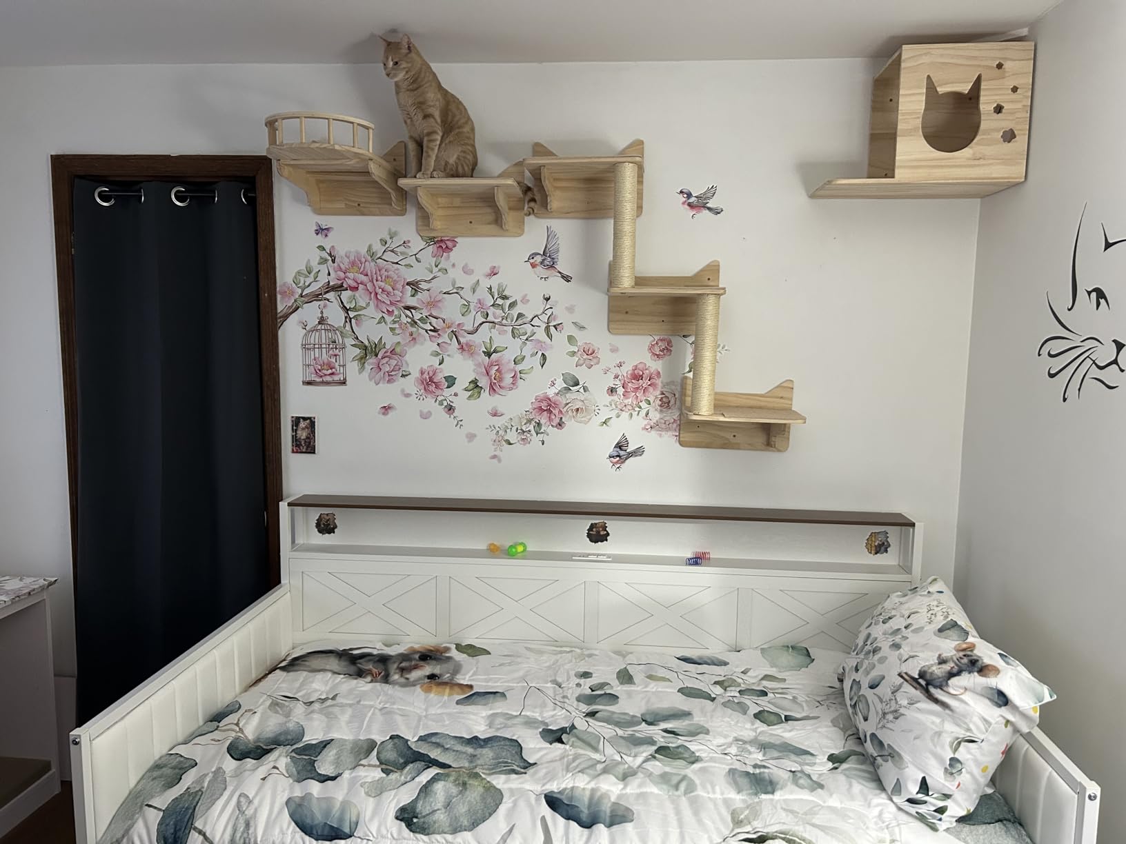 IRONCK Twin Size Daybed with Storage Drawers, Charging Station, White customer photo 1