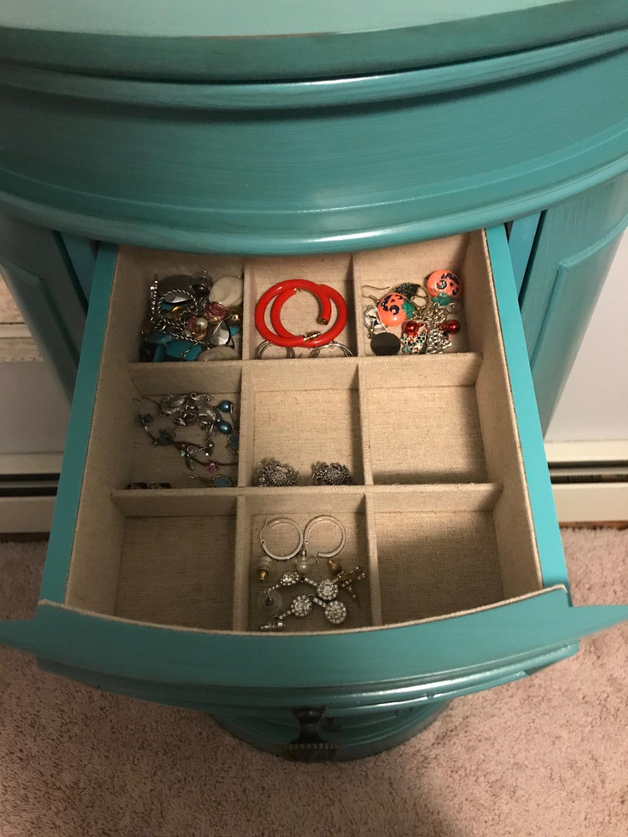 Hives and Honey Bailey Oval Standing Jewelry Armoire Cabinet, Jewelry Storage Organizer with Mirror Lid, Side Doors, 7 Drawers, Jewelry Chest, Jewelry Box for Necklaces, Earrings, Bracelets, Ivory customer photo 2