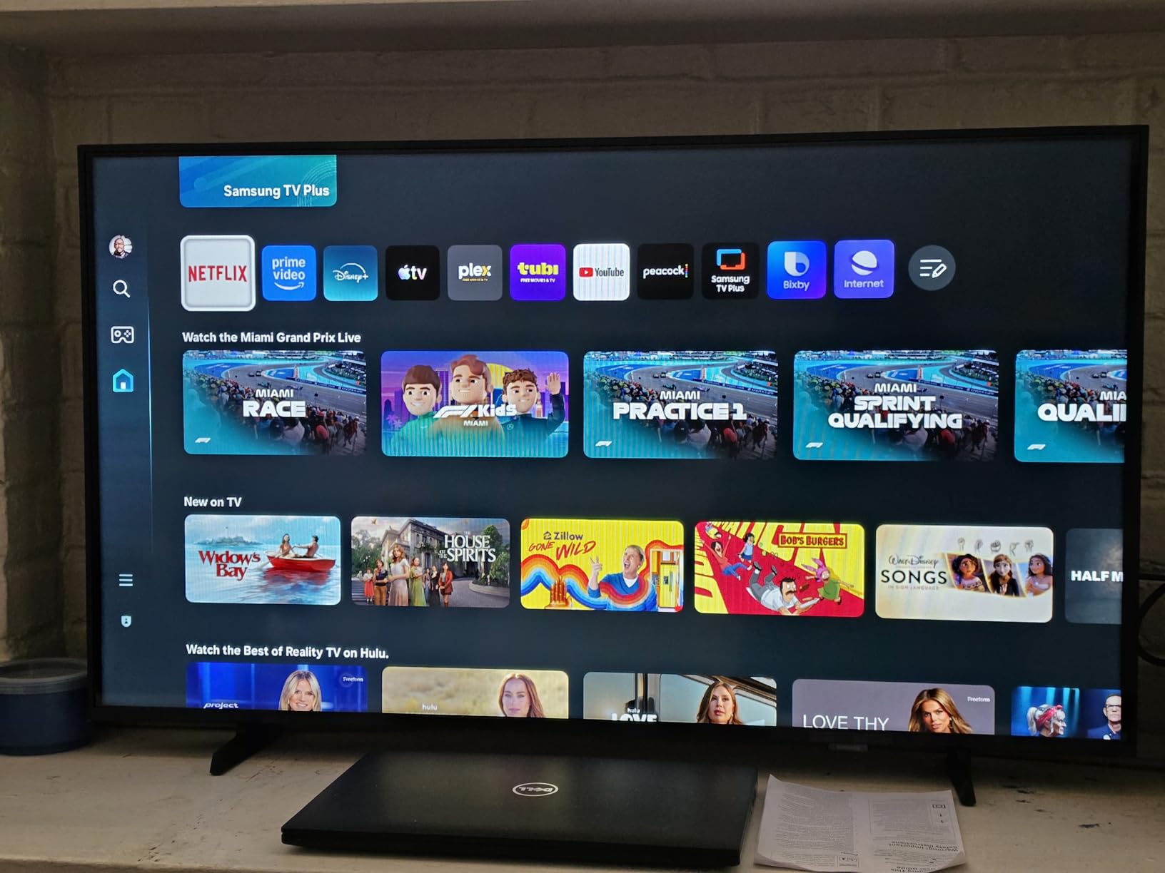SAMSUNG 32-Inch Class Full HD F6000 Smart TV (2025 Model) HDR, Object Tracking Sound Lite, Knox Security, One UI Tizen, Smart TV customer photo 1