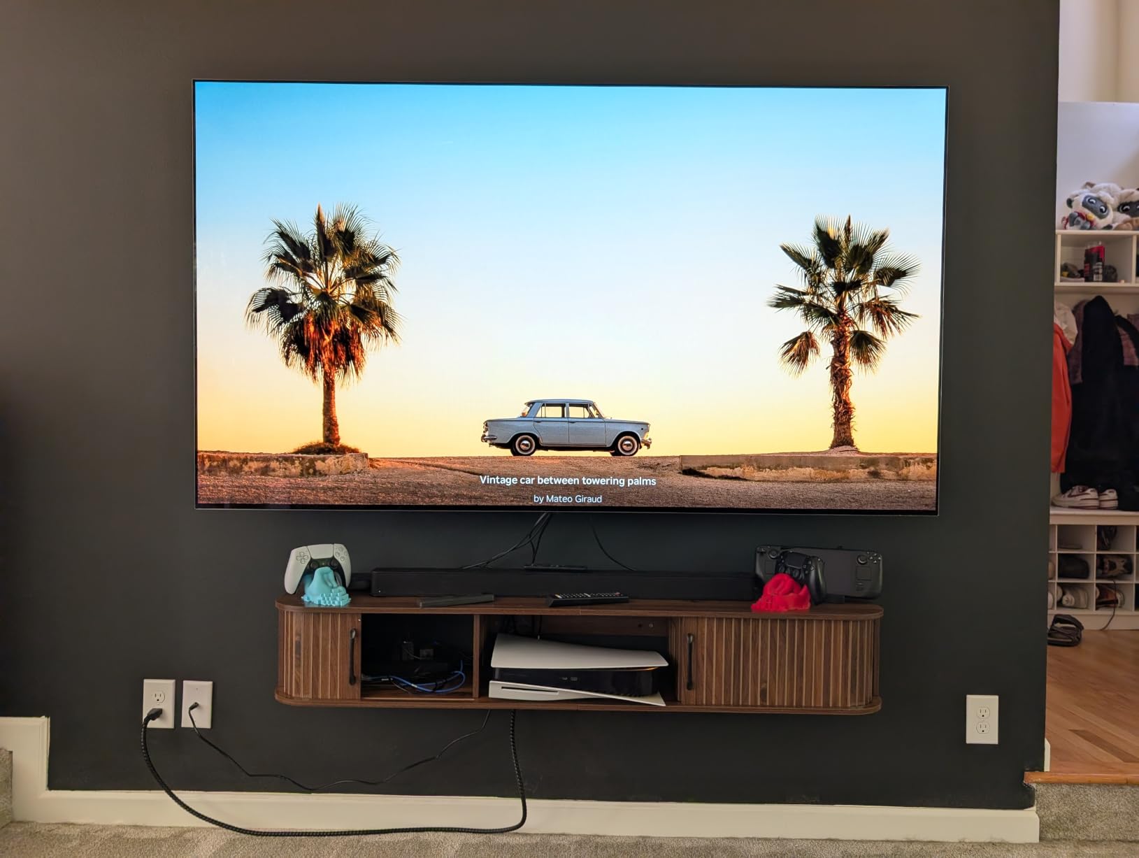 LG 77-Inch Class OLED evo AI 4K C5 Series Smart TV w/Dolby Atmos, Dolby Vision, HDR10, AI Super Upscaling 4K, Filmmaker Mode, Wow Orchestra, Alexa Built-in (OLED77C5PUA, 2025) customer photo 1