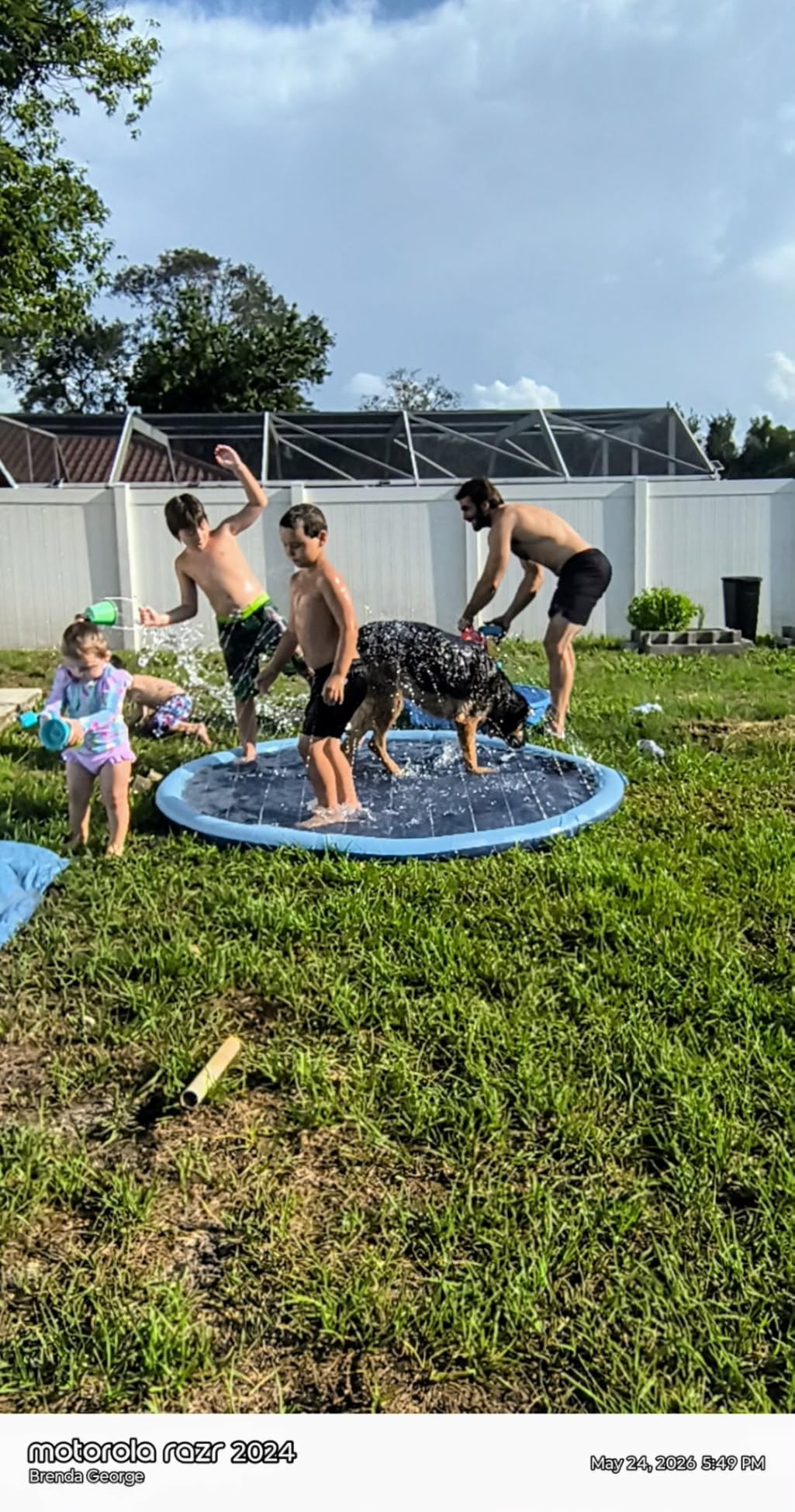 Non-Slip Splash Pad for Kids and Dog, 80