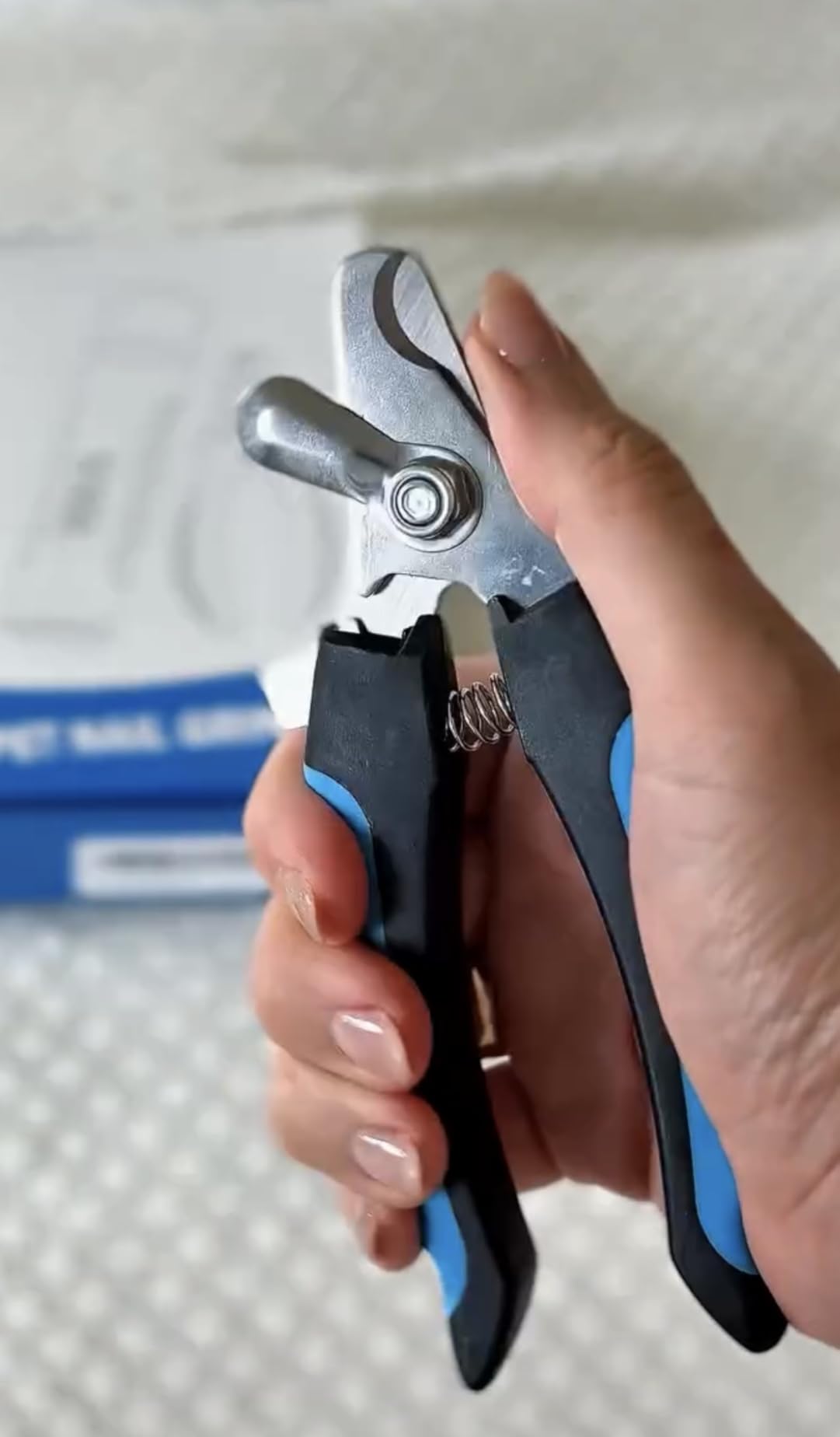 VIWIK Dog Nail Grinder, Dog Nail Trimmers with LED Lights, Pet Nail Clippers Kit for Large Medium Small Dogs & Cats, 2-Speed Quiet Electric USB Rechargeable Pet Paws Grooming Tool Blue customer photo 2