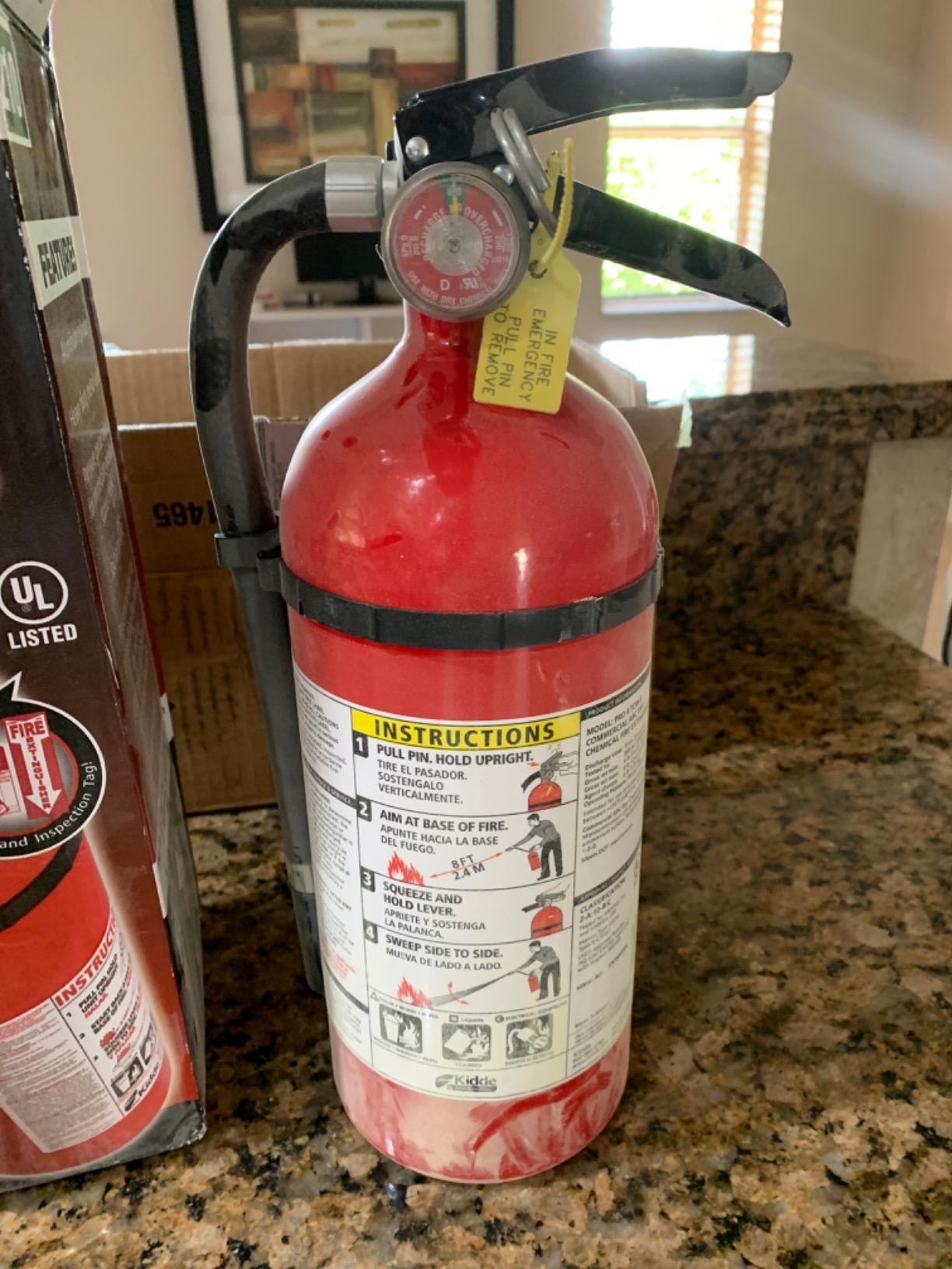 Kidde Pro 210 Commercial Fire Extinguisher, 2-A:10-B:C, PRO-4MP-1, 1 Pack customer photo 1