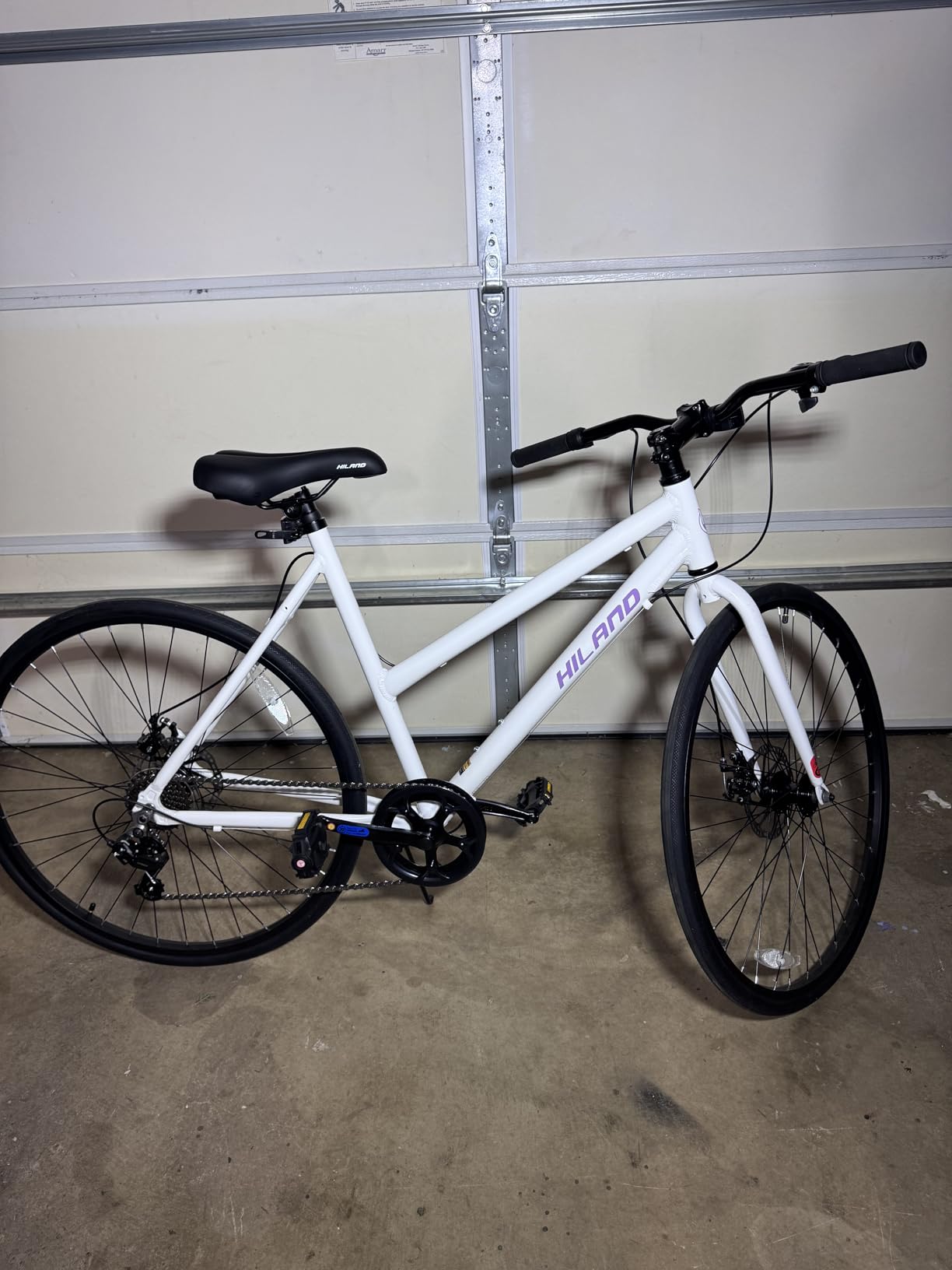 HILAND 700C Hybrid Bike, 7-Speed Urban Commuter Bicycle for Men & Women, Lightweight Aluminum Frame, Dual Disc Brakes, Low-Step Step-Through City Road Bike for Commuting & Fitness customer photo 1