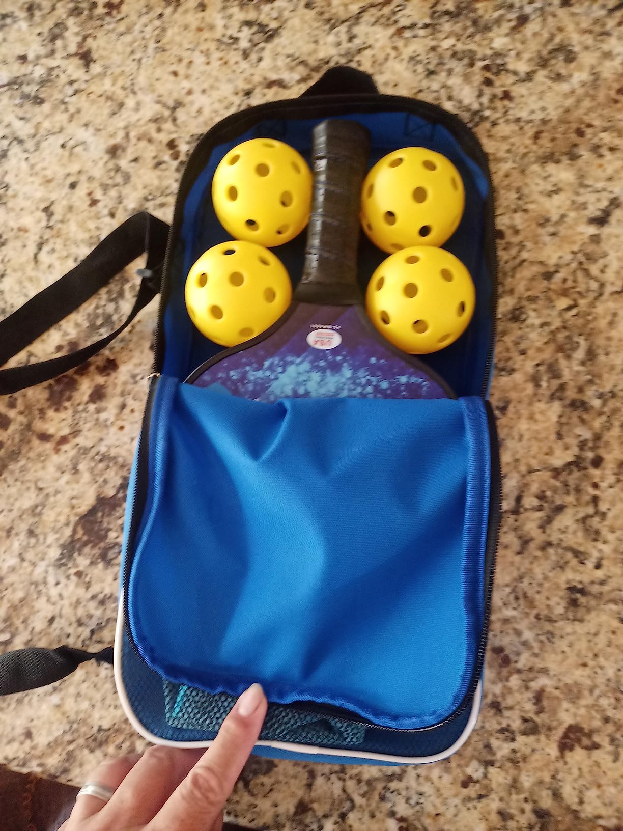 Pickleball Paddles Set of 2 or 4, USAPA Approved Fiberglass Pickleball Racket Set with 4 Outdoor Pickleballs and 1 Carrying Case customer photo 1