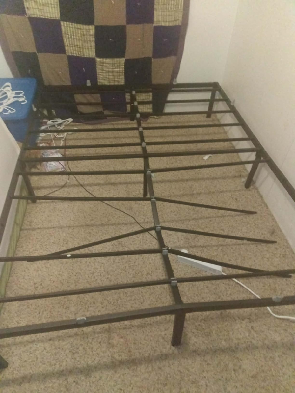 VASAGLE Queen Metal Bed Frame 14 Inches Tall, 1100 lb Weight Capacity customer photo 2