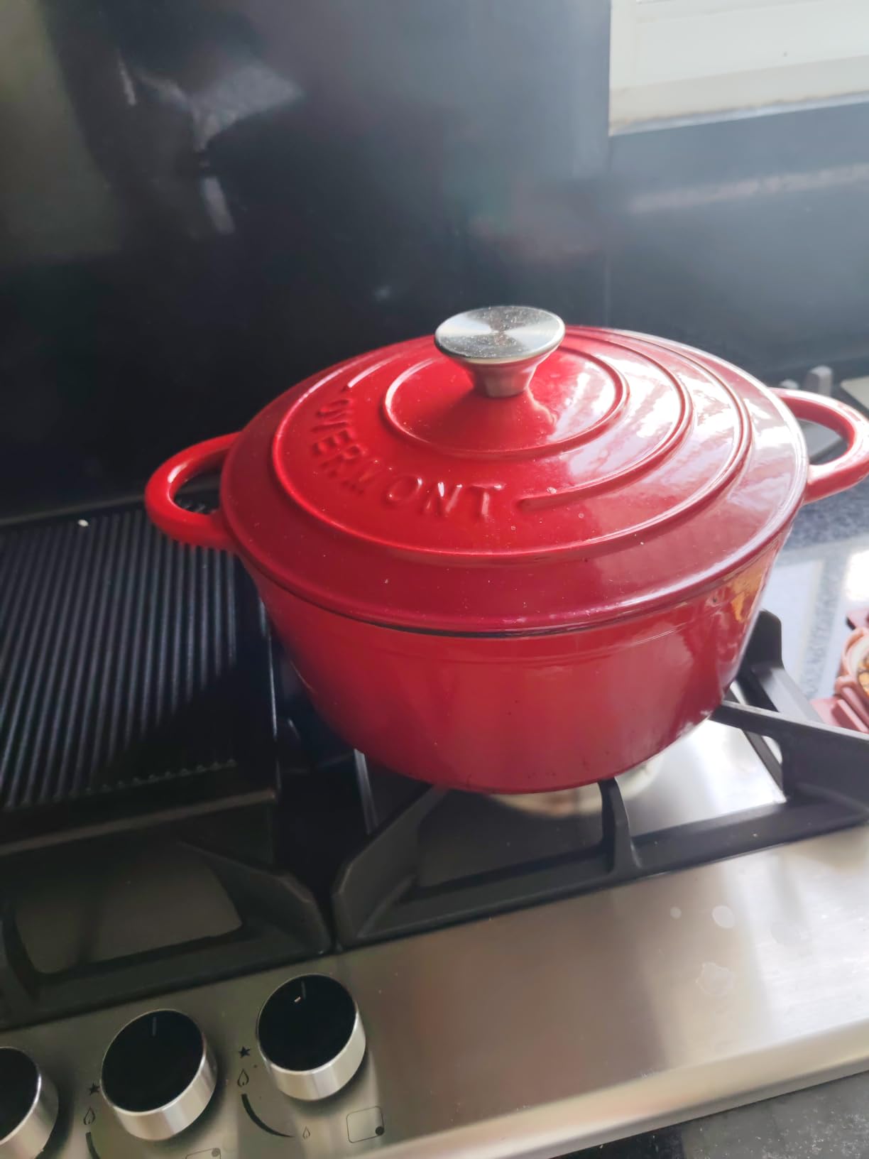 Overmont Enameled Cast Iron Dutch Oven - 5.5QT Pot with Lid Cookbook & Cotton Potholders - Heavy-Duty Cookware for Braising, Stews, Roasting, Sourdough Baking White customer photo 2