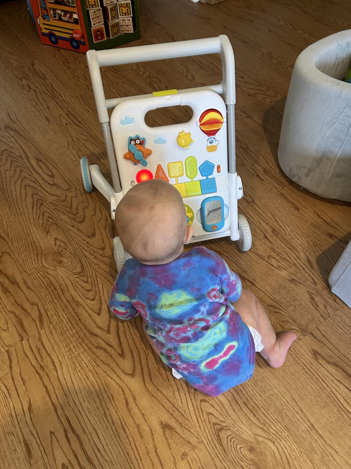 Skip Hop Baby Walker 5-in-1 Sit to Stand Convertible Light Up Walker with 50+ Activities for Developmental Play, Songs and Sounds 3 Adjustable Handle Heights and Speed Control Switch Farmstand Age 6m+ customer photo 1