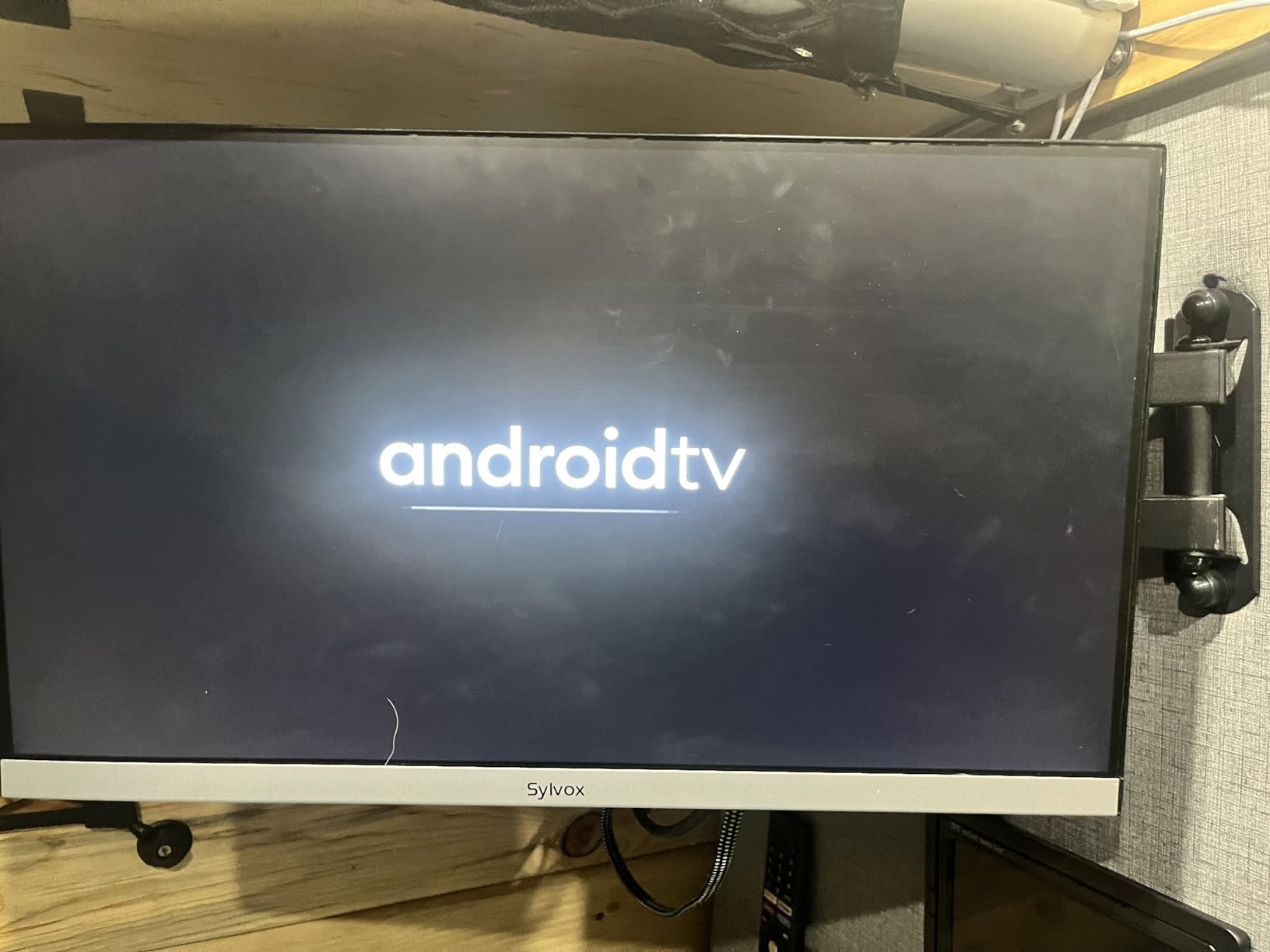 SYLVOX 32 inch RV TV, 12V Smart TV with DVD Player Built-in, 1080P FHD customer photo 1