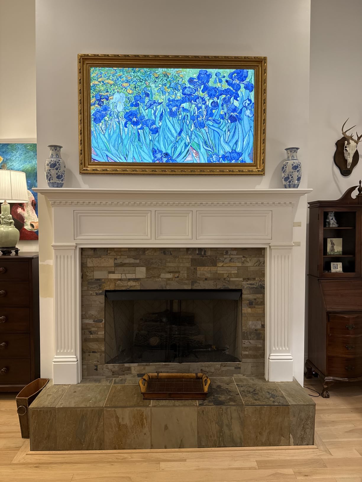 Samsung 65-Inch Class The Frame Pro LS03HW Series Samsung Vision AI Smart TV (2026 Model, 65LS03HW) Glare Free with Neo QLED, Wireless One Connect, Slim Fit Wall Mount Included, Alexa Built-in - Vi... customer photo 2