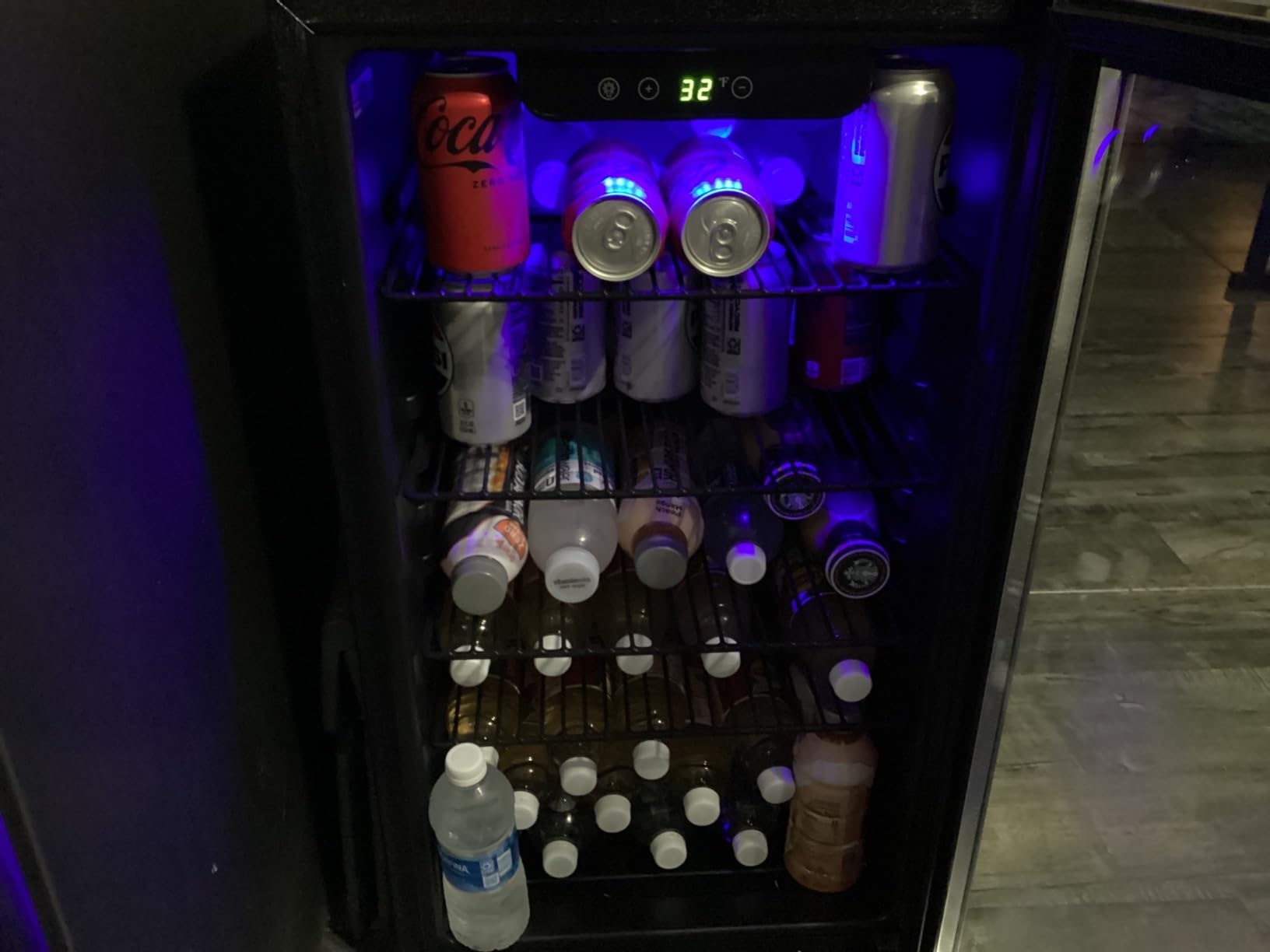 Icyglee 126 Can Mini Fridge, 3.2 Cu.Ft Beverage Refrigerator, NEW Black customer photo 1