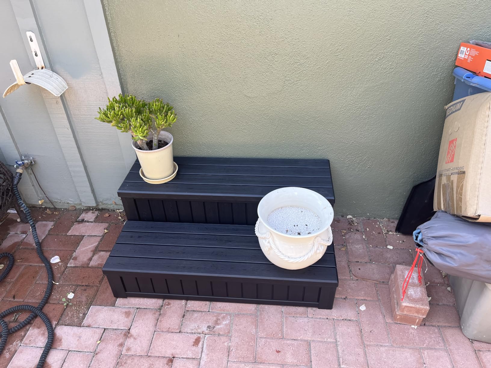 36.4‘’ Hot Tub Steps with Storage, 600‑lb Weight Capacit Spa Steps customer photo 1
