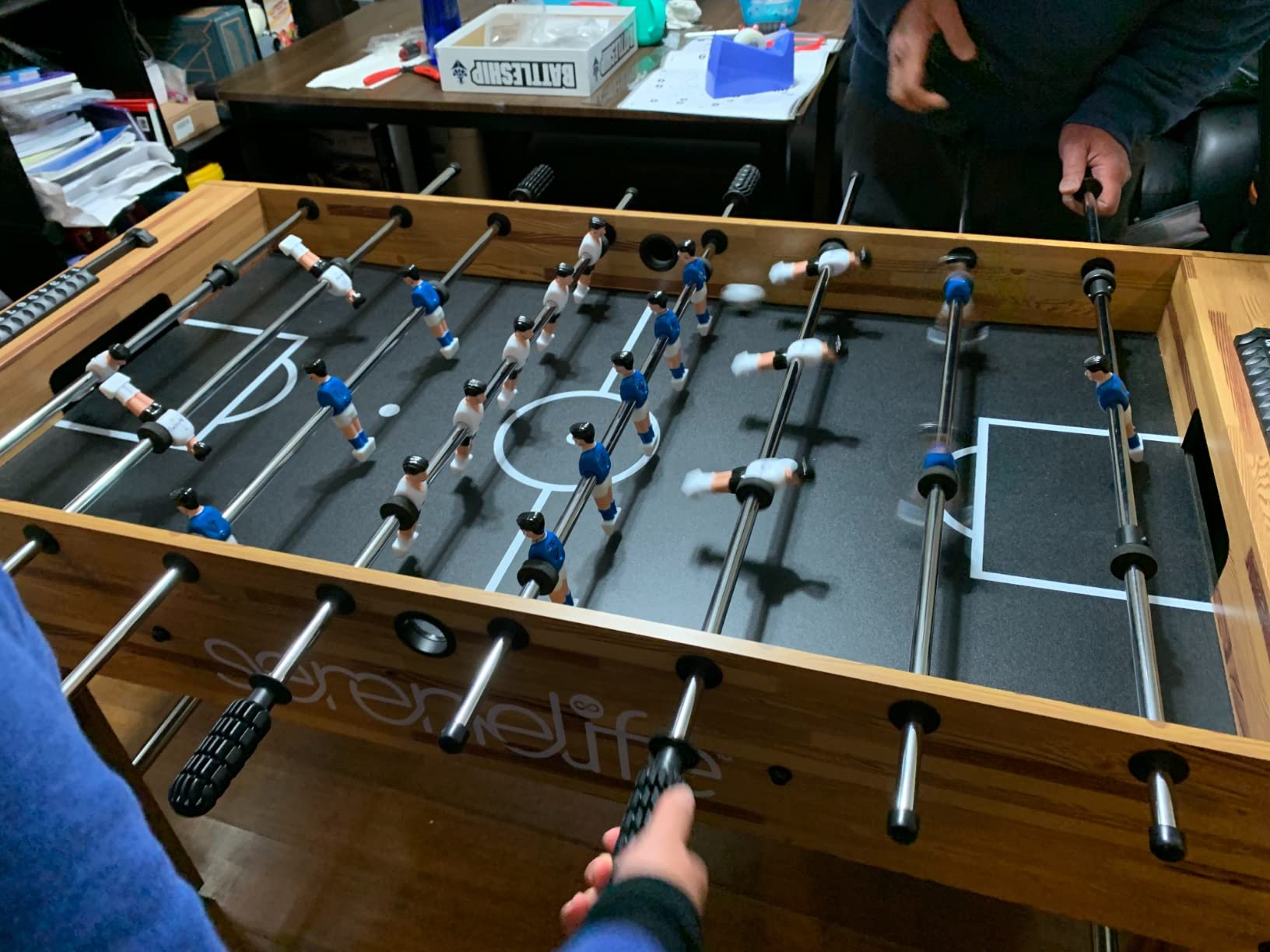 SereneLife 48in Foosball Table, Competition Size Soccer Game Table for Kids and Adults, Home Game Room Arcade Set, Leveling Legs, Engineered Wood, Chrome Steel Rods, 2 Balls, 2 Cup Holders customer photo 1