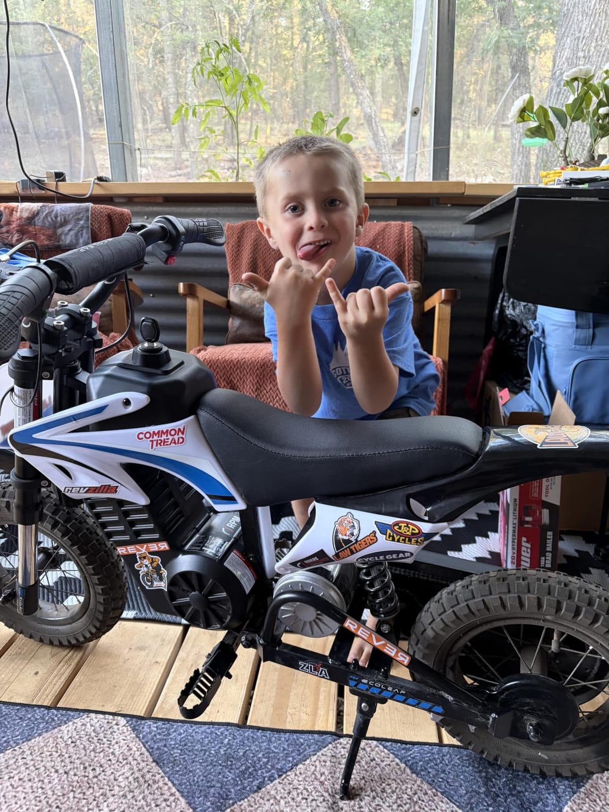 K1 Kids Electric Dirt Bike 36V Motorcycle,16MPH Fast Speed 14 Mile Long-Range,700W Peak 3-Speed Modes Electric Bike for Kids Ages 3-10 (Berry Red) customer photo 1