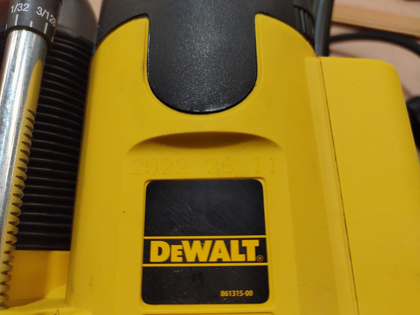 DEWALT Router, Plunge Base, 10-Amp, 2 HP (DW621) customer photo 2