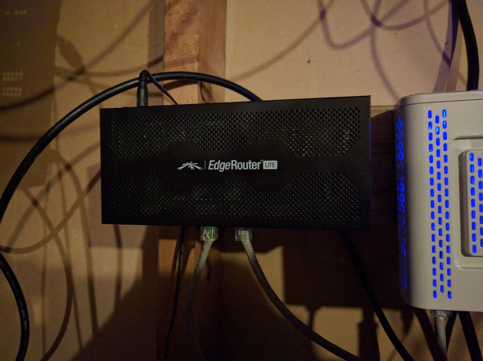 Ubiquiti EdgeMax EdgeRouter Lite ERLite-3 512MB Memory 3 Ethernet Ports Router customer photo 1