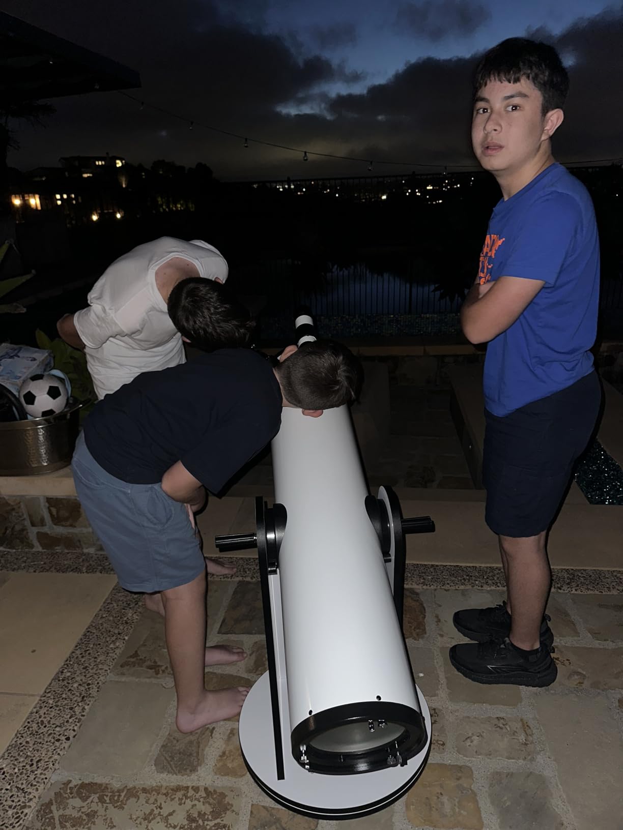 Sky Watcher Sky-Watcher Classic 150 Dobsonian 6-inch Telescope – Solid-Tube – Simple, Traditional Design – Easy to Use, Perfect for Beginners, White (S11600) customer photo 1