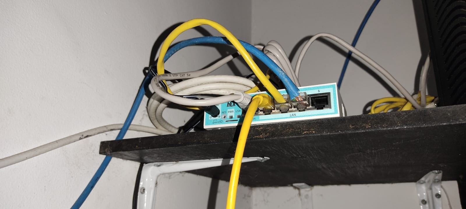 Mikrotik hEX RB750Gr3 5-port Ethernet Gigabit Router customer photo 2