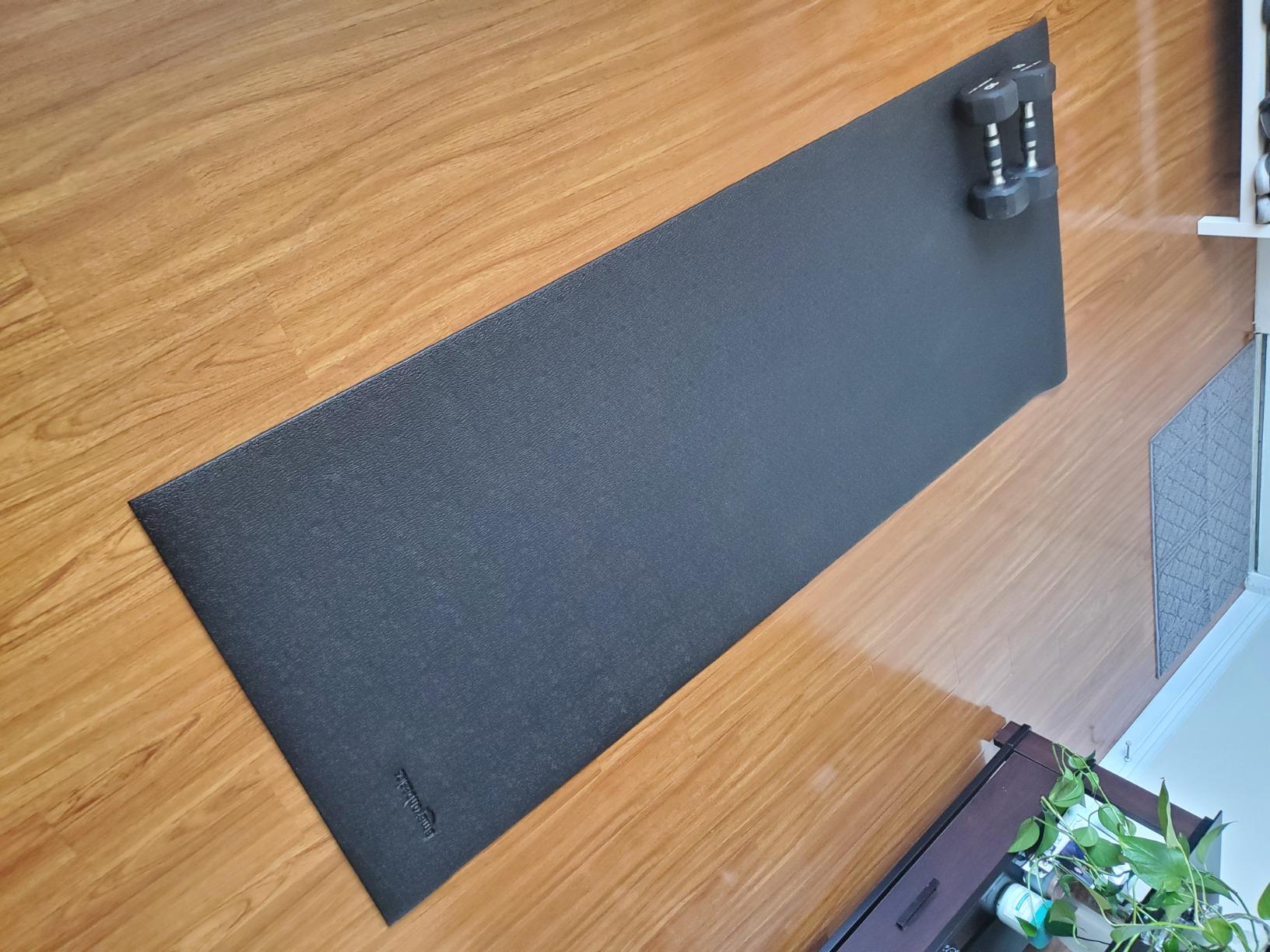 Amazon Basics Treadmill Mat and Exercise Equipment Floor Protector customer photo 2