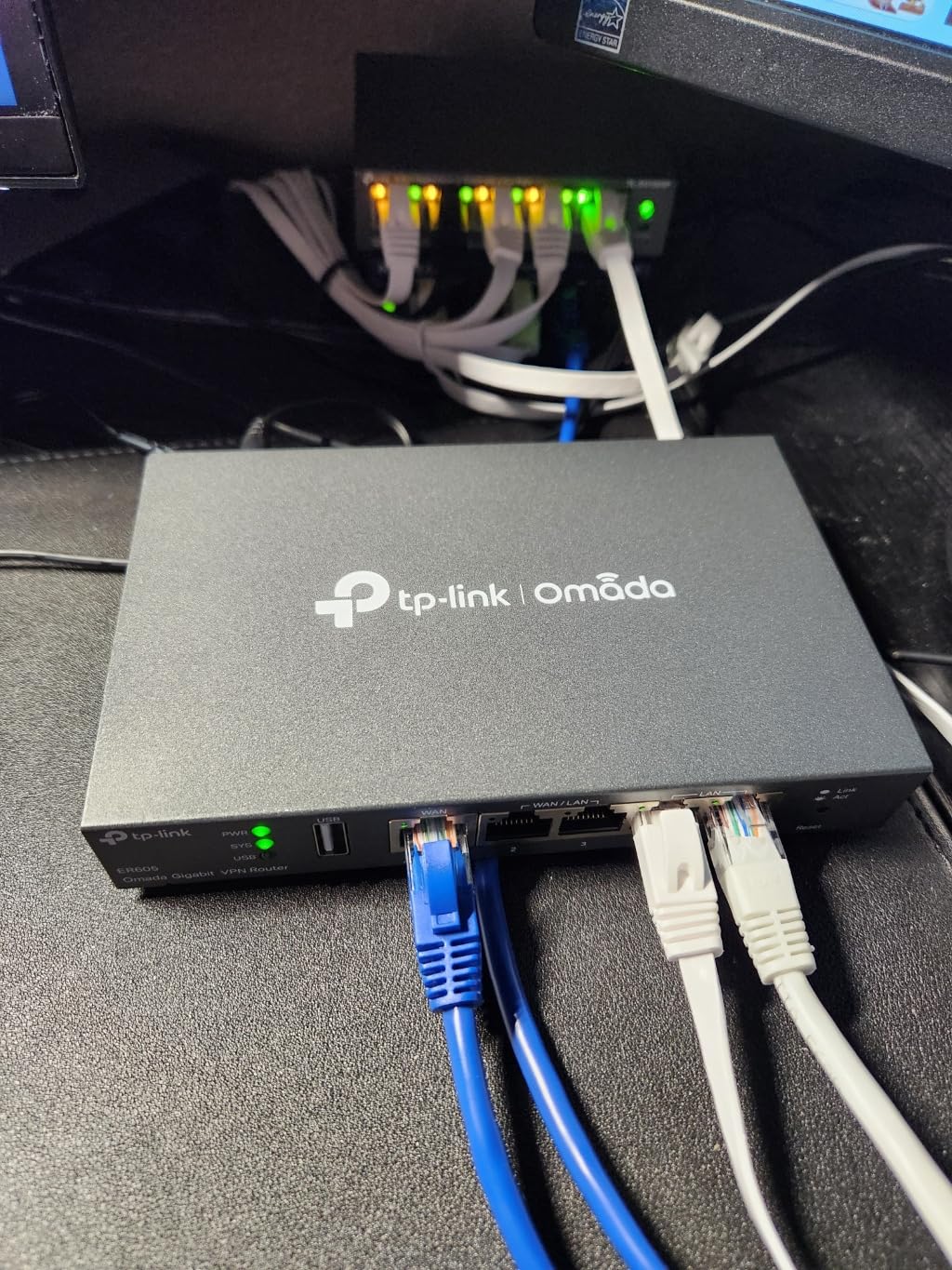 TP-Link ER605, Wired Gigabit VPN Router customer photo 2