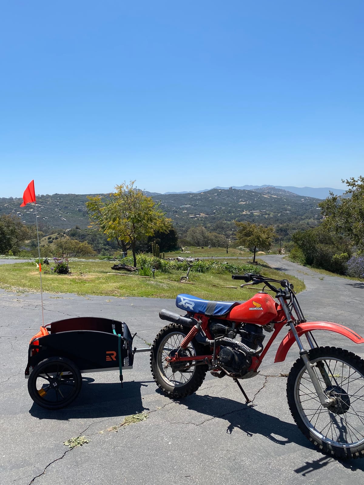 Retrospec Rover Hauler Bike Cargo Trailer - Foldable Frame with Weather-Resistant Fabric & 80lb Capacity - Universal Bike Trailer for 20-29in Wheels - Includes Safety Flag & D-Ring Anchors customer photo 1