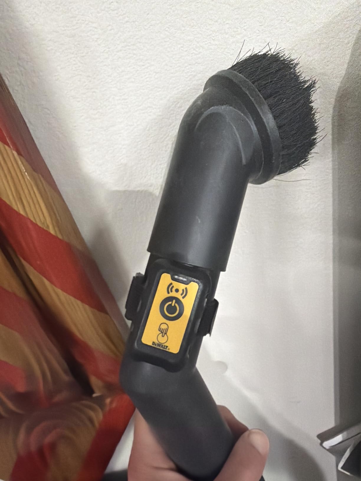 DEWALT Portable 6 Gallon 5 Horsepower Wall-Mounted Garage Wet Dry Vacuum Cleaner DXV06G customer photo 1