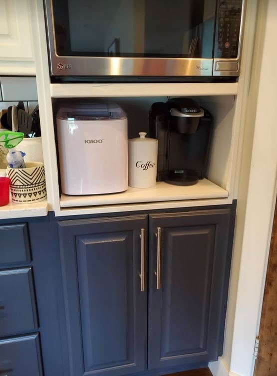 Igloo Handled Portable Ice Maker with Scoop - Ice Maker with LED Control Panel & 1 Quart Water Tank - Ice Cube Maker Produces 26 Lbs. of Ice in 24 Hours with 9 Large or Small Cubes In 7 Minutes- Black customer photo 2