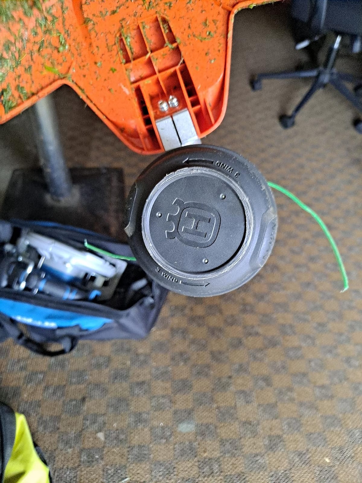 Husqvarna WeedEater 320iL Weed Eater, 16-Inch, with 4 Ah Battery & Charger customer photo 1