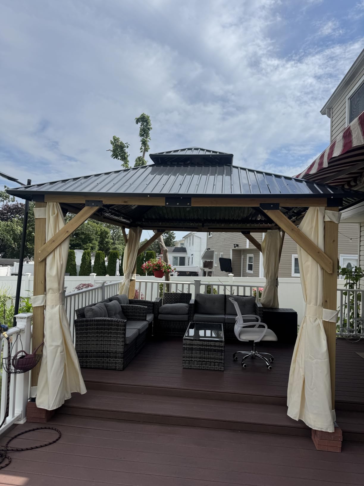 GARTOO 10' x 10' Outdoor Wood Gazebo customer photo 1